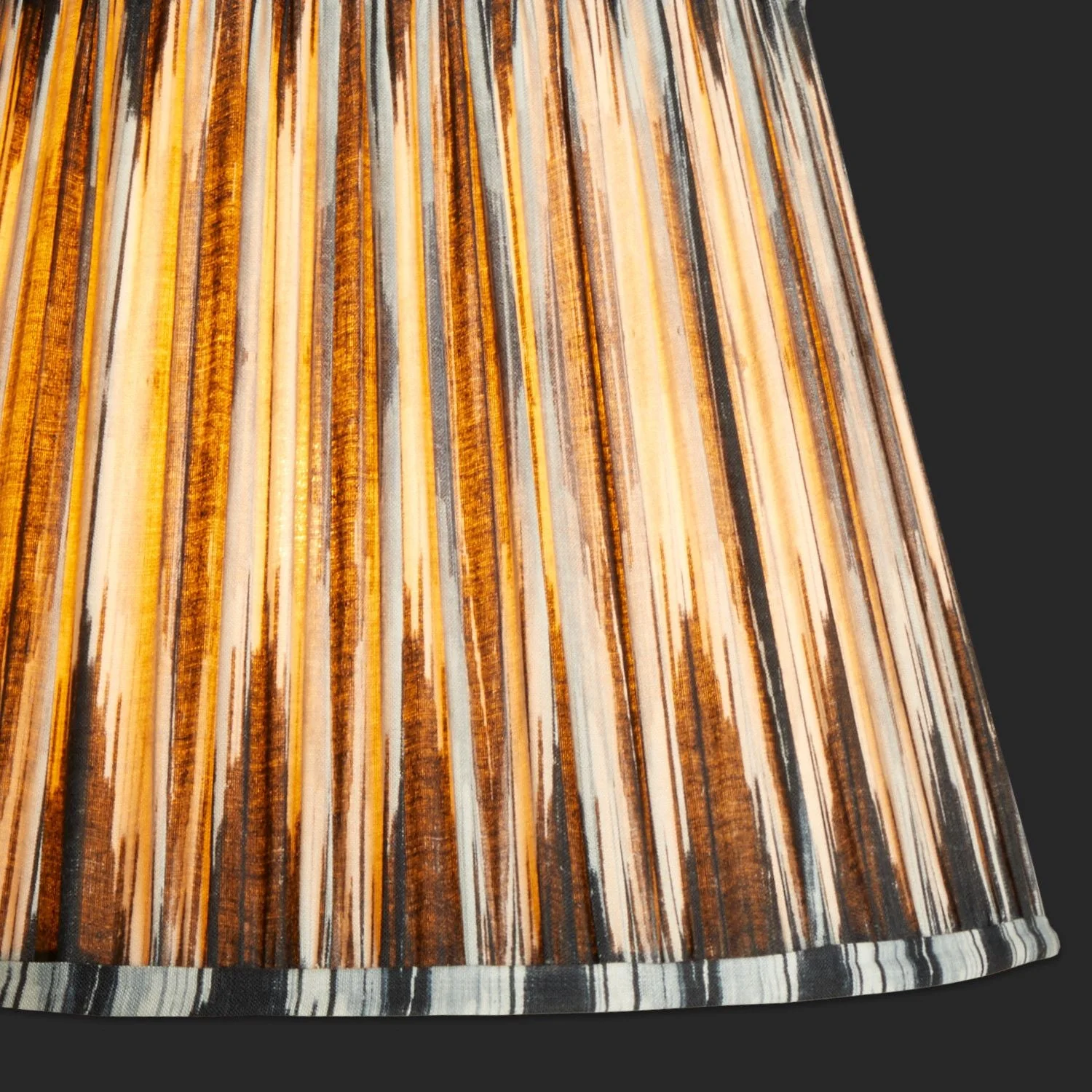 14cm tall tapered shade in black and white Ikat by Matthew Williamson - Image 3