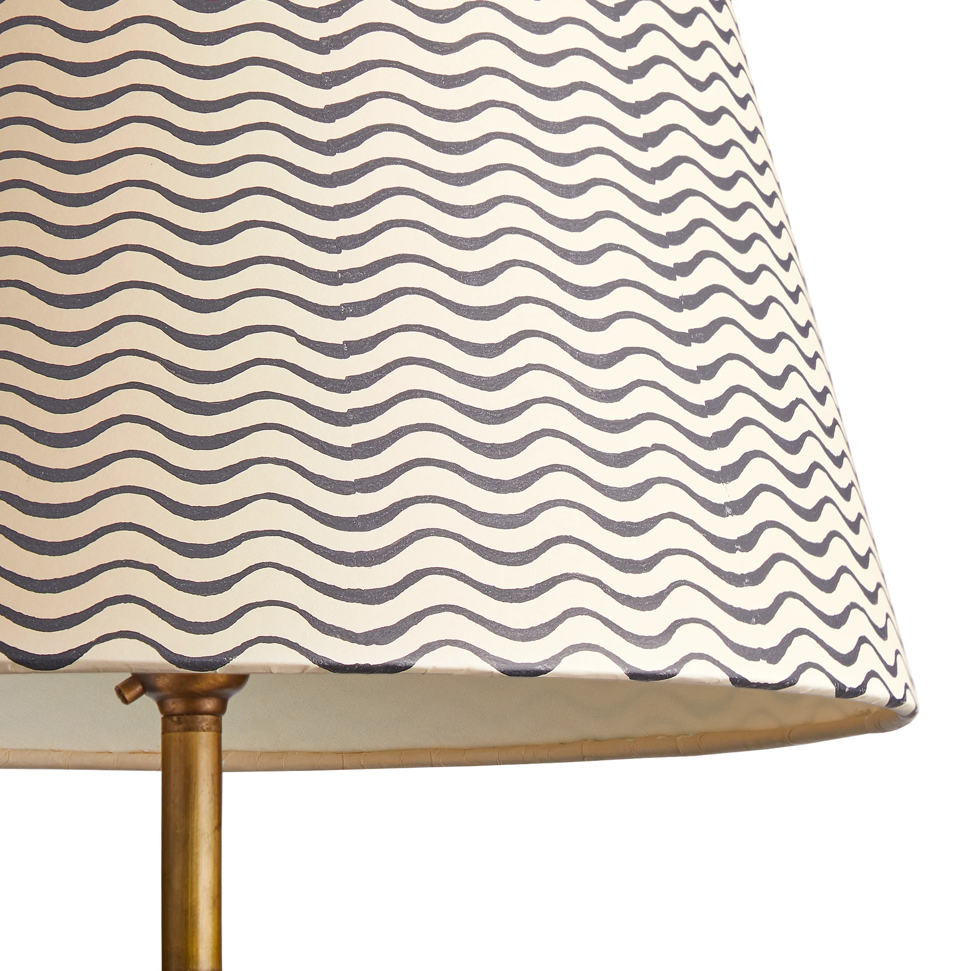 14cm tall tapered shade in jet ripples hand painted card - Image 2