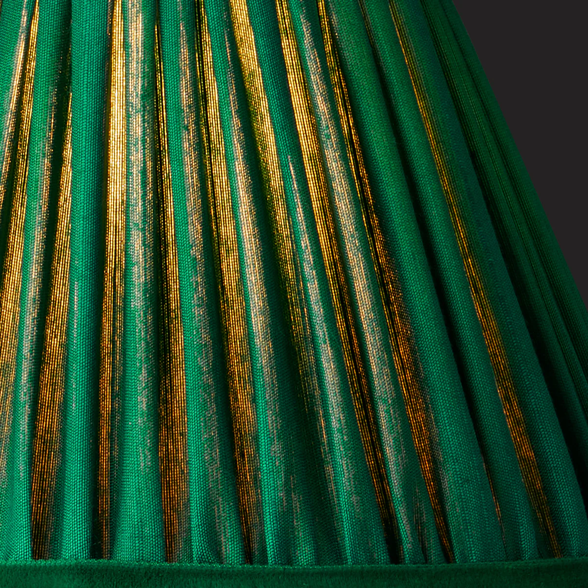 16cm scalloped shade in Emerald silk with velvet tape - Image 3