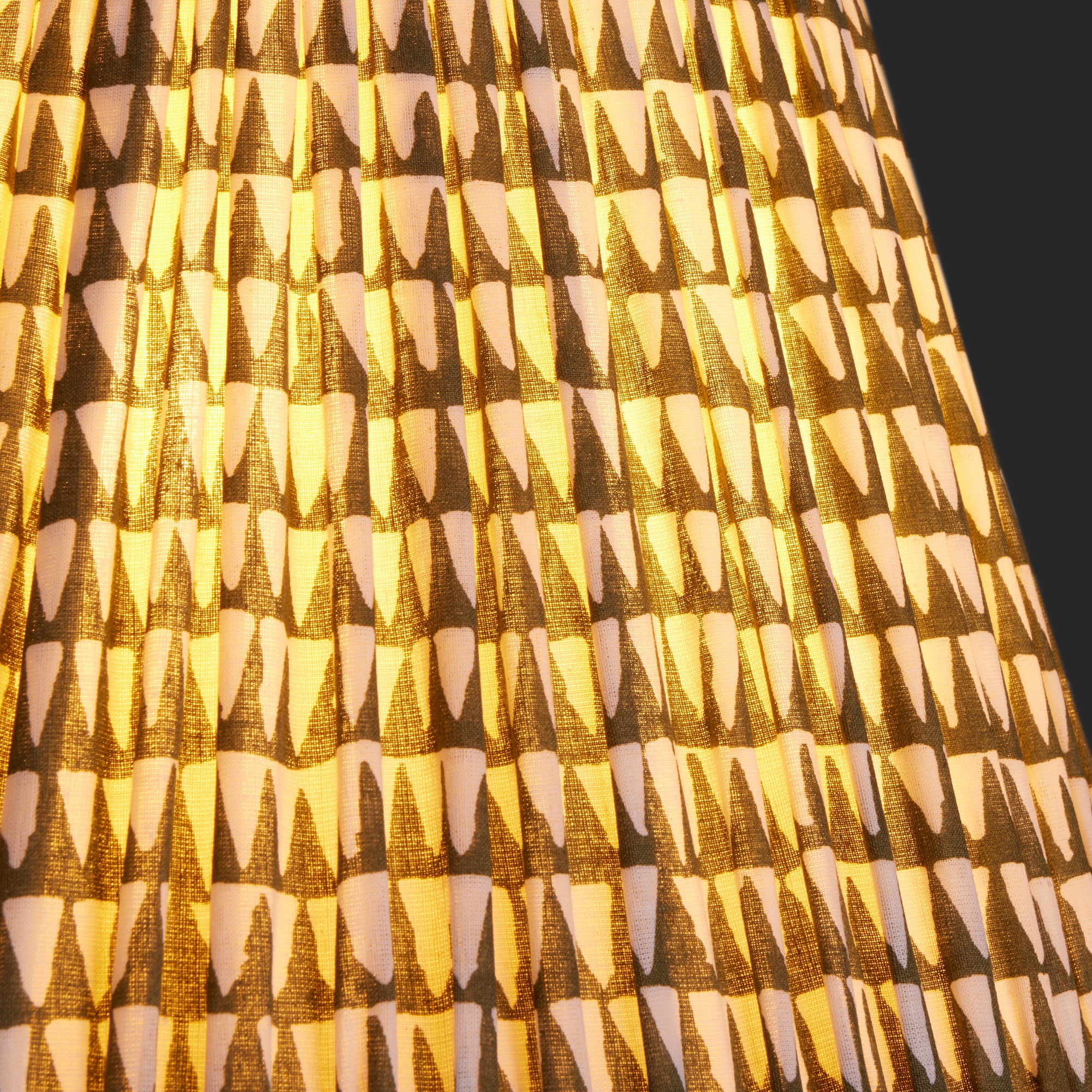 25cm empire lampshade in savannah block printed cotton in green - Image 3