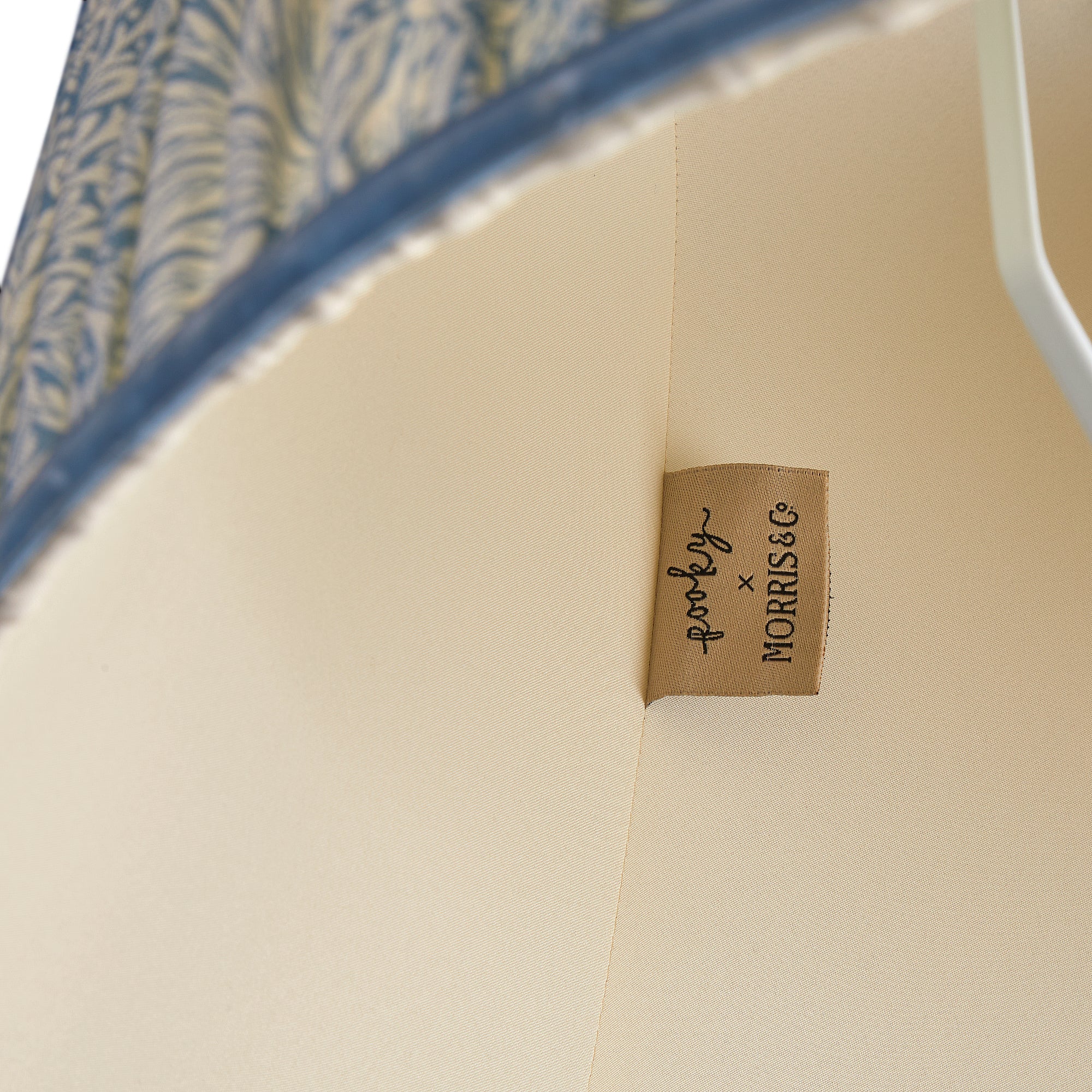 25cm empire shade in China blue Marigold linen by Morris & Co. - Image 4