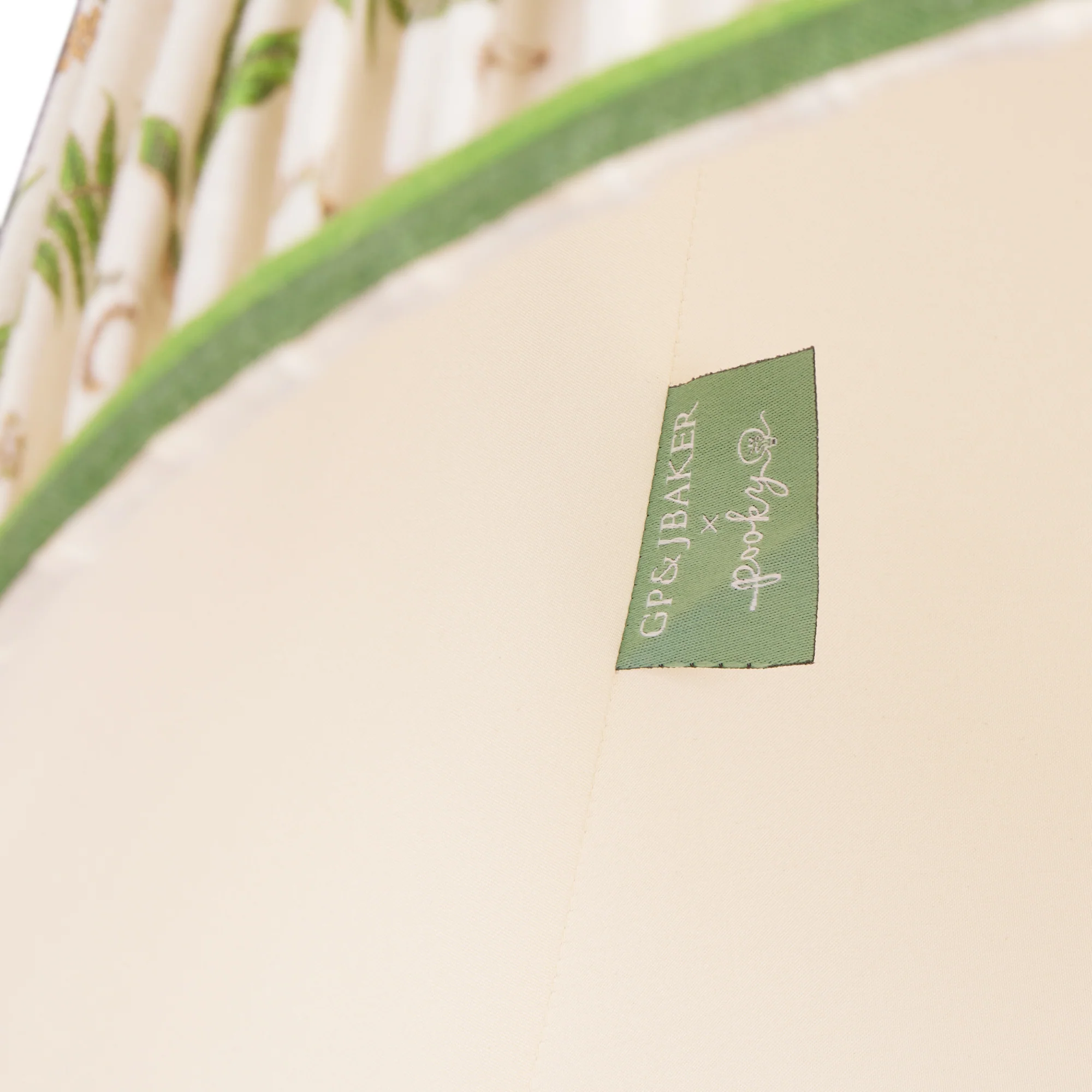25cm empire shade in emerald Ferns linen by GP & J Baker - Image 4