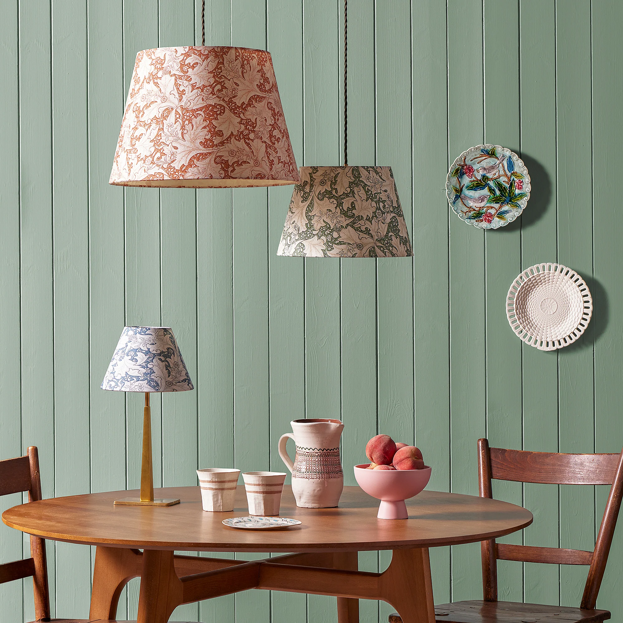 25cm empire shade in thyme Wallflower printed cotton by Morris & Co. - Image 5