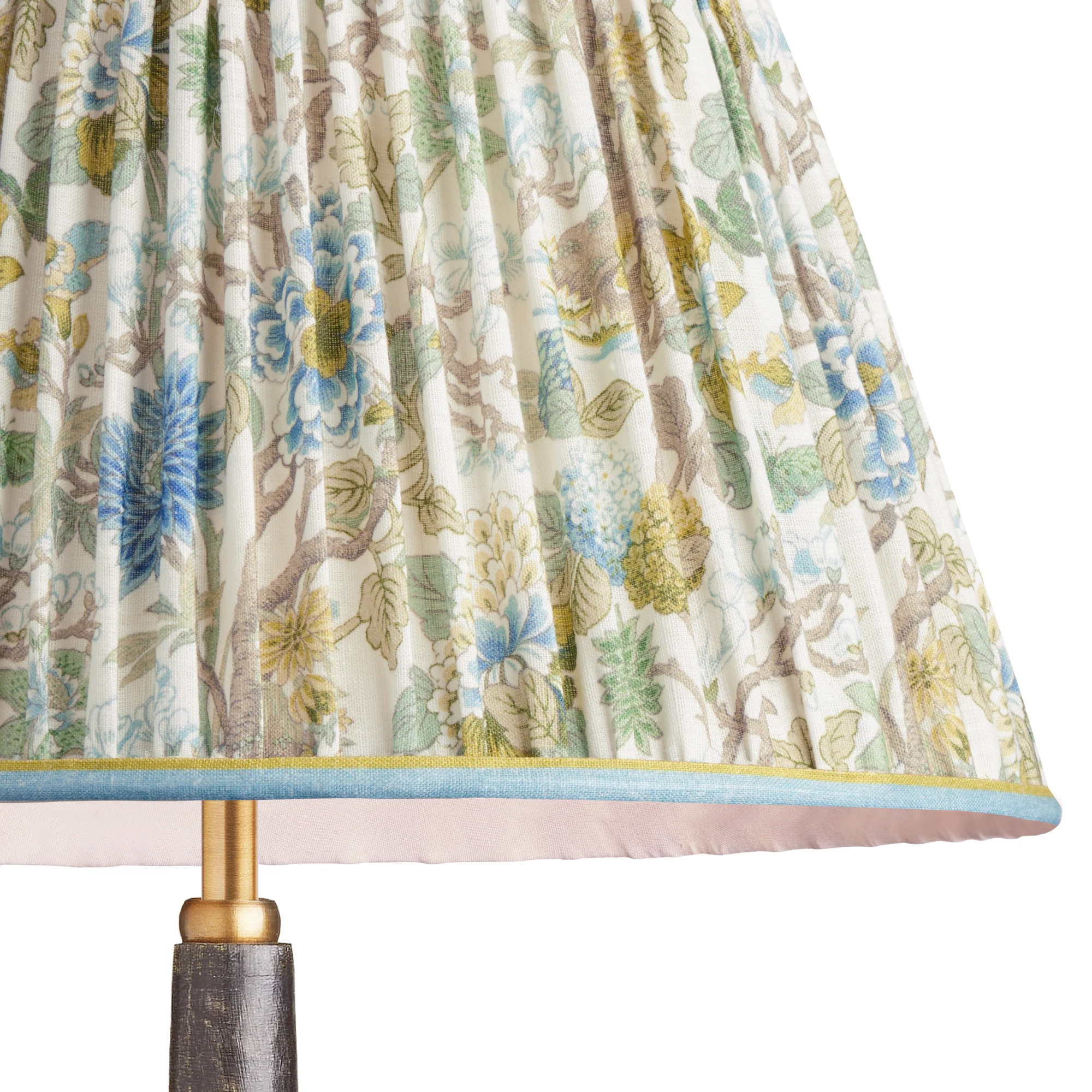 25cm empire shade in willow Little Magnolia linen by GP & J Baker - Image 2