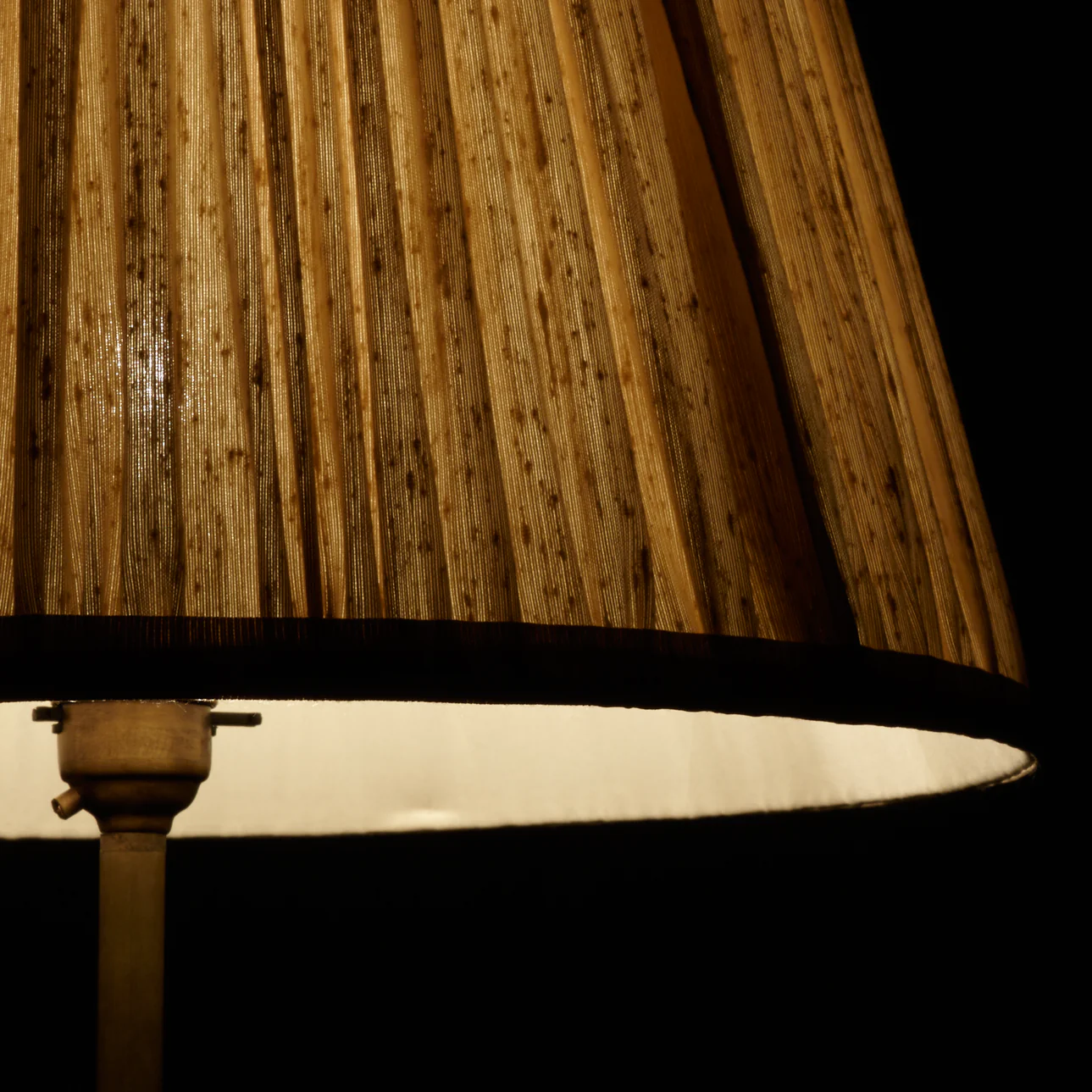 30cm straight empire gathered lampshade in sand silk - Image 3
