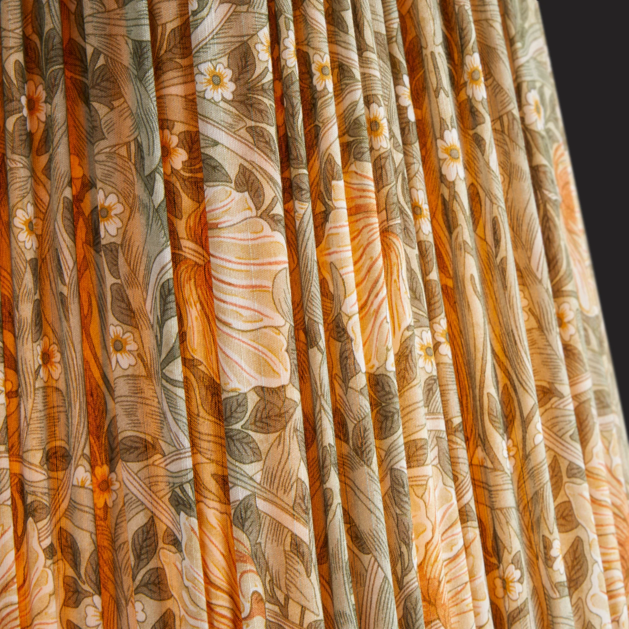 35cm scalloped straight empire shade in bay leaf & manilla silk Pimpernel by Morris & Co. - Image 3