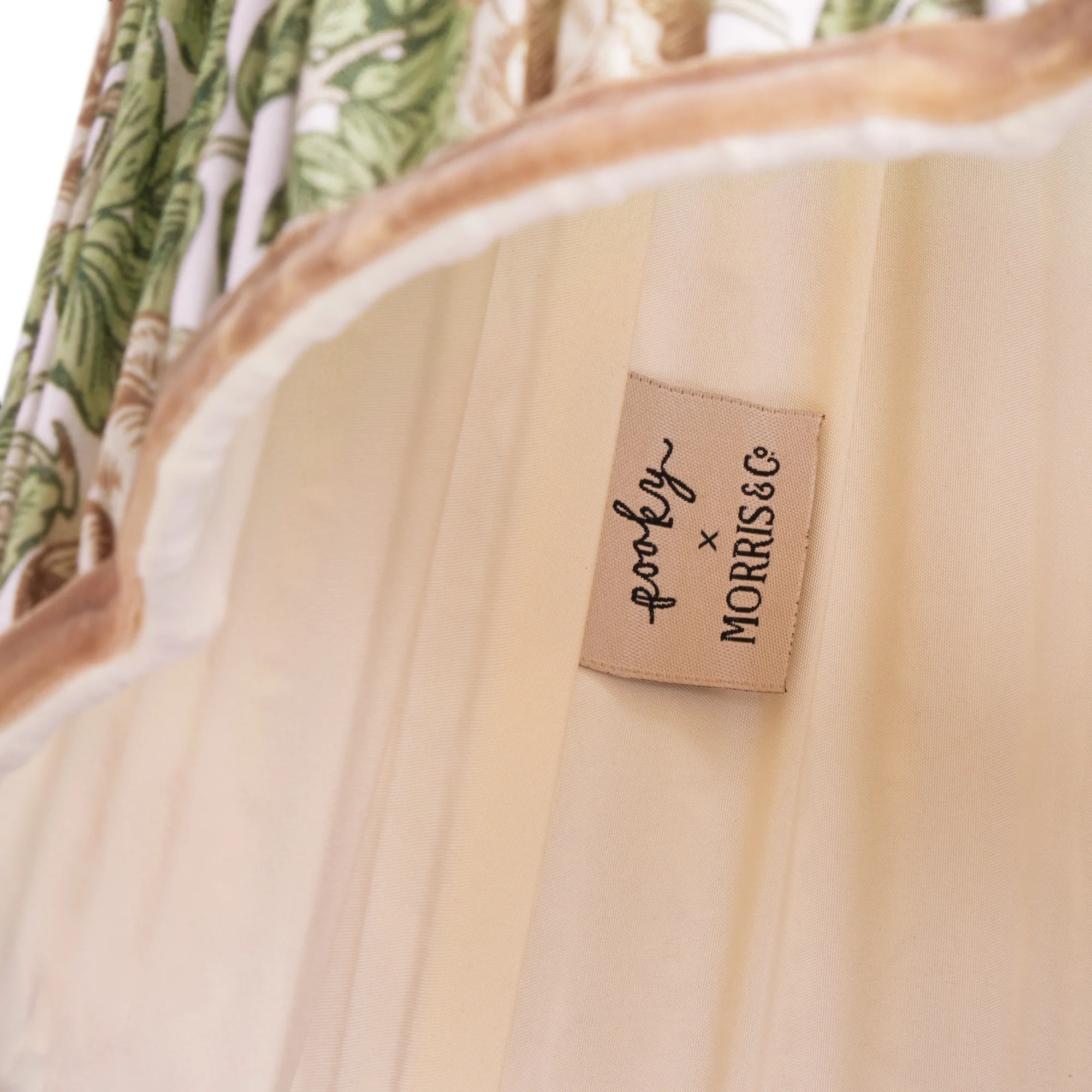 40cm scalloped straight empire shade in leafy arbour Rambling Rose linen by Morris & Co. - Image 4