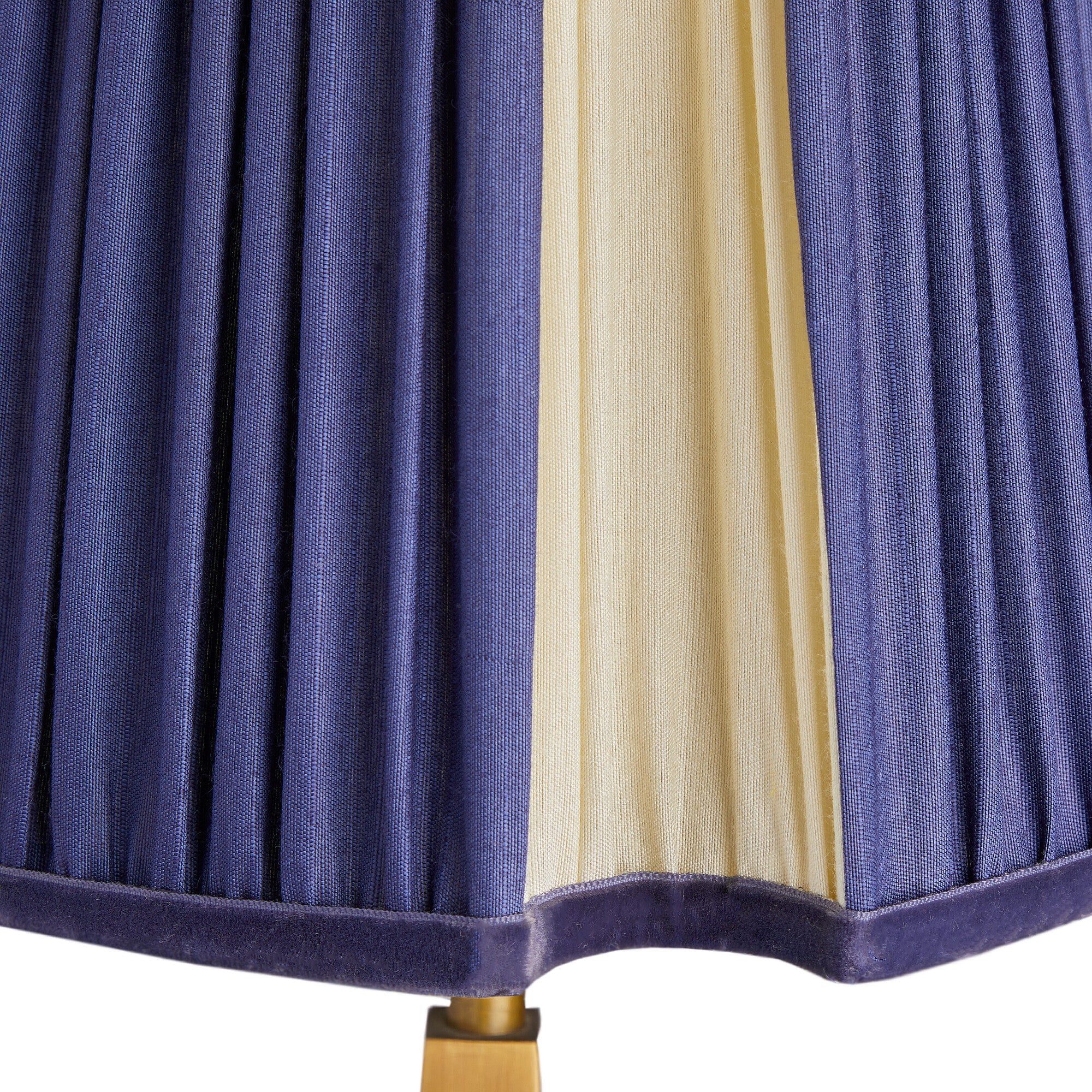 45cm fluted fancy shade in cobalt and cream silk with velvet tape - Image 4