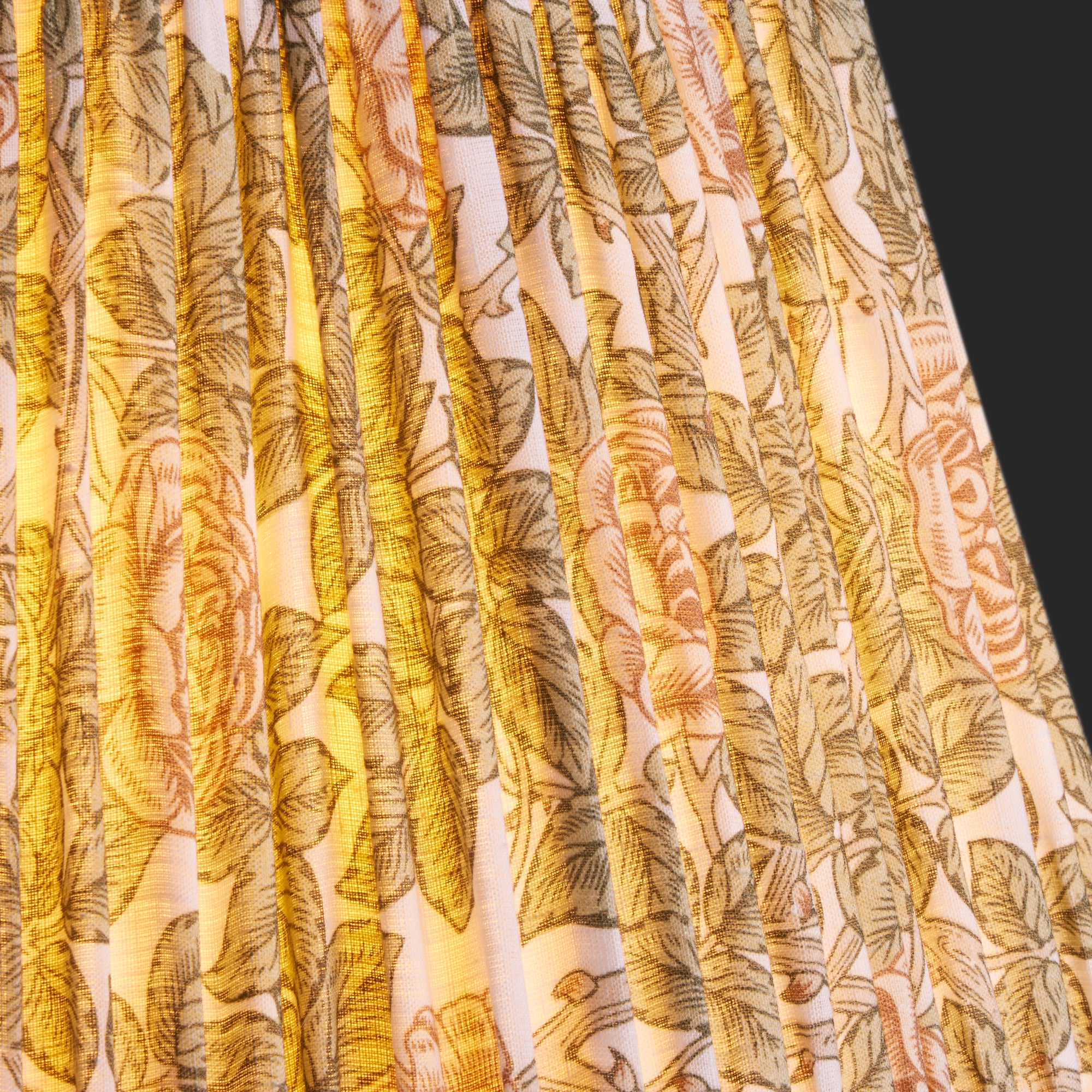 45cm scalloped straight empire shade in leafy arbour Rambling Rose linen by Morris & Co. - Image 3