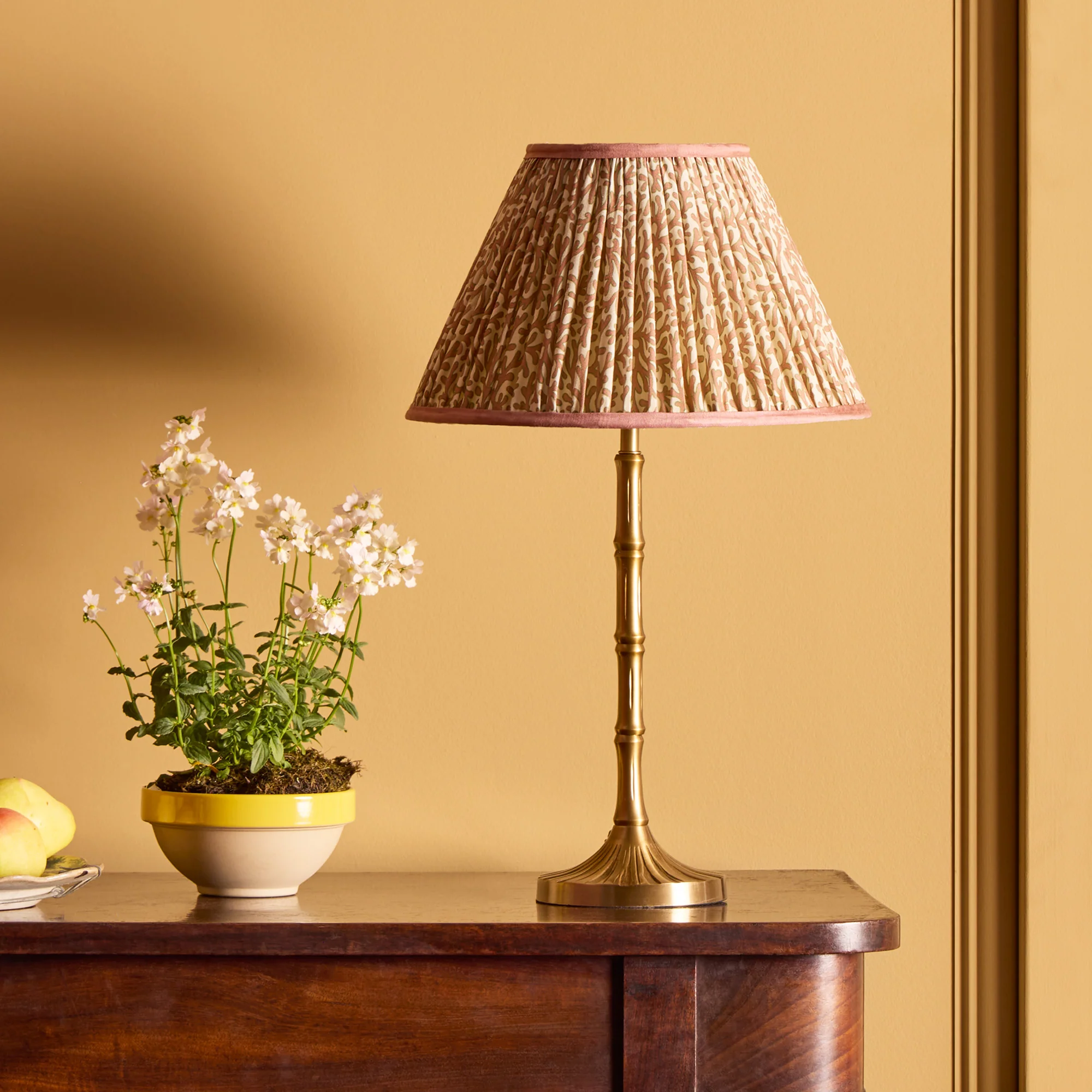 45cm straight empire shade in blush Tuffley gathered cotton by GP & J Baker - Image 5