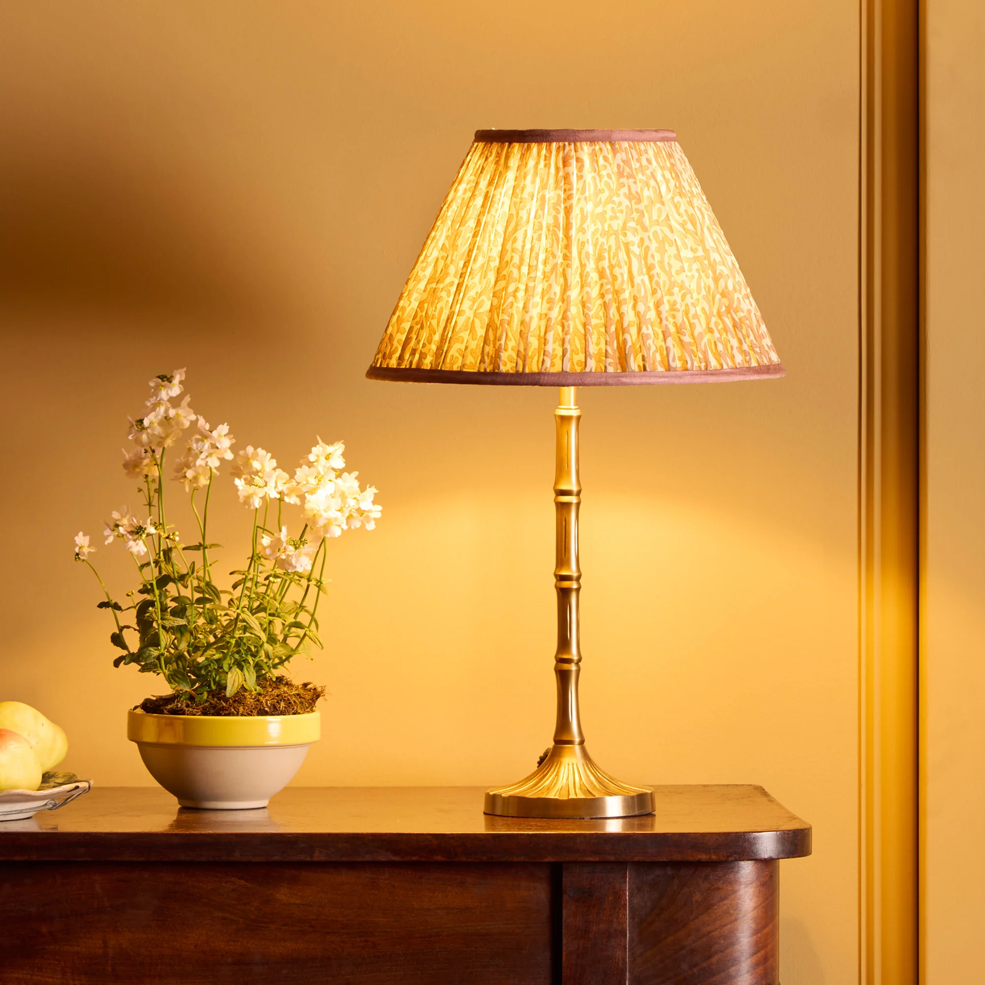 45cm straight empire shade in blush Tuffley gathered cotton by GP & J Baker - Image 6