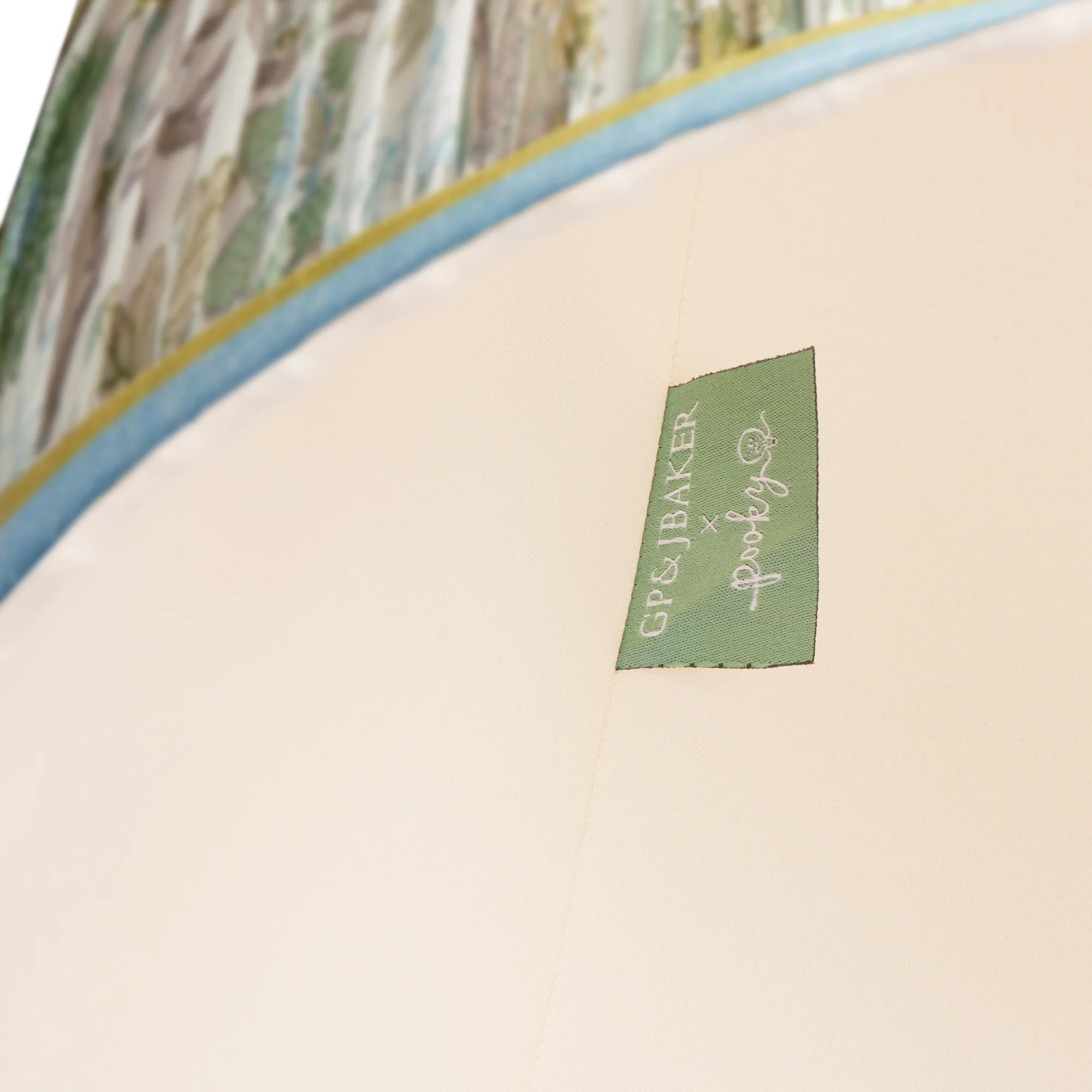 45cm straight empire shade in willow Little Magnolia linen by GP & J Baker - Image 4