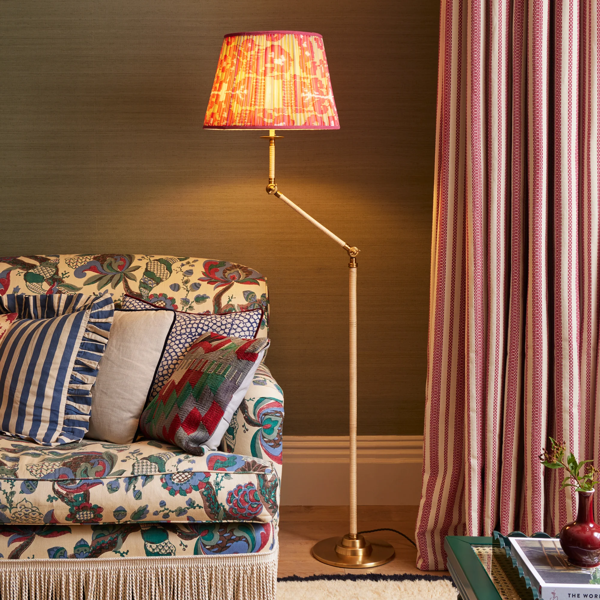 Abel standing lamp in brass and natural rattan - Image 2