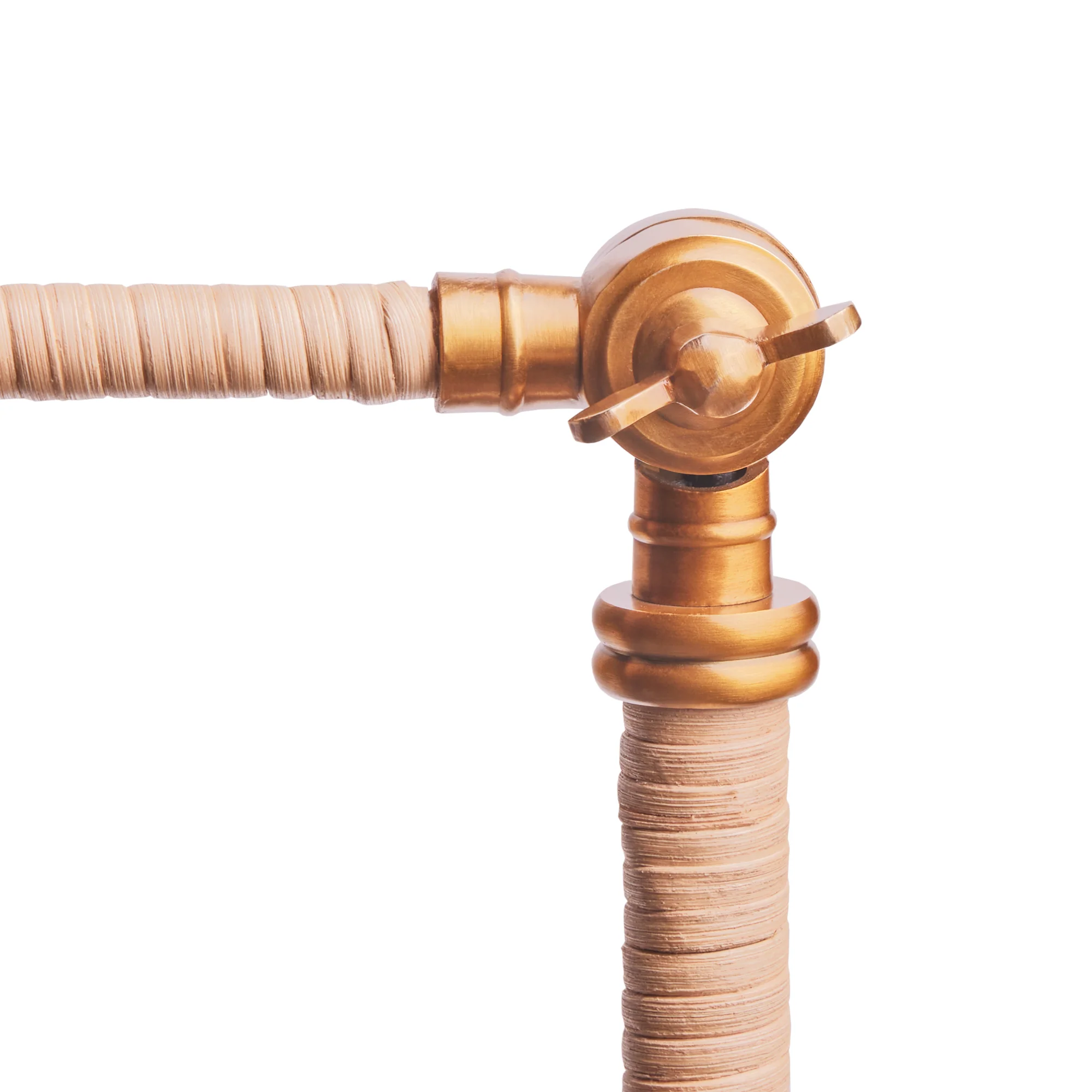 Abel standing lamp in brass and natural rattan - Image 5