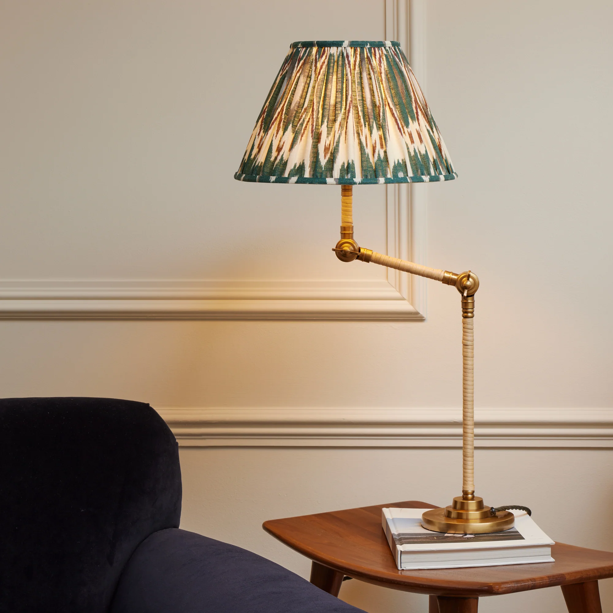 Abel table lamp in brass and natural rattan - Image 2