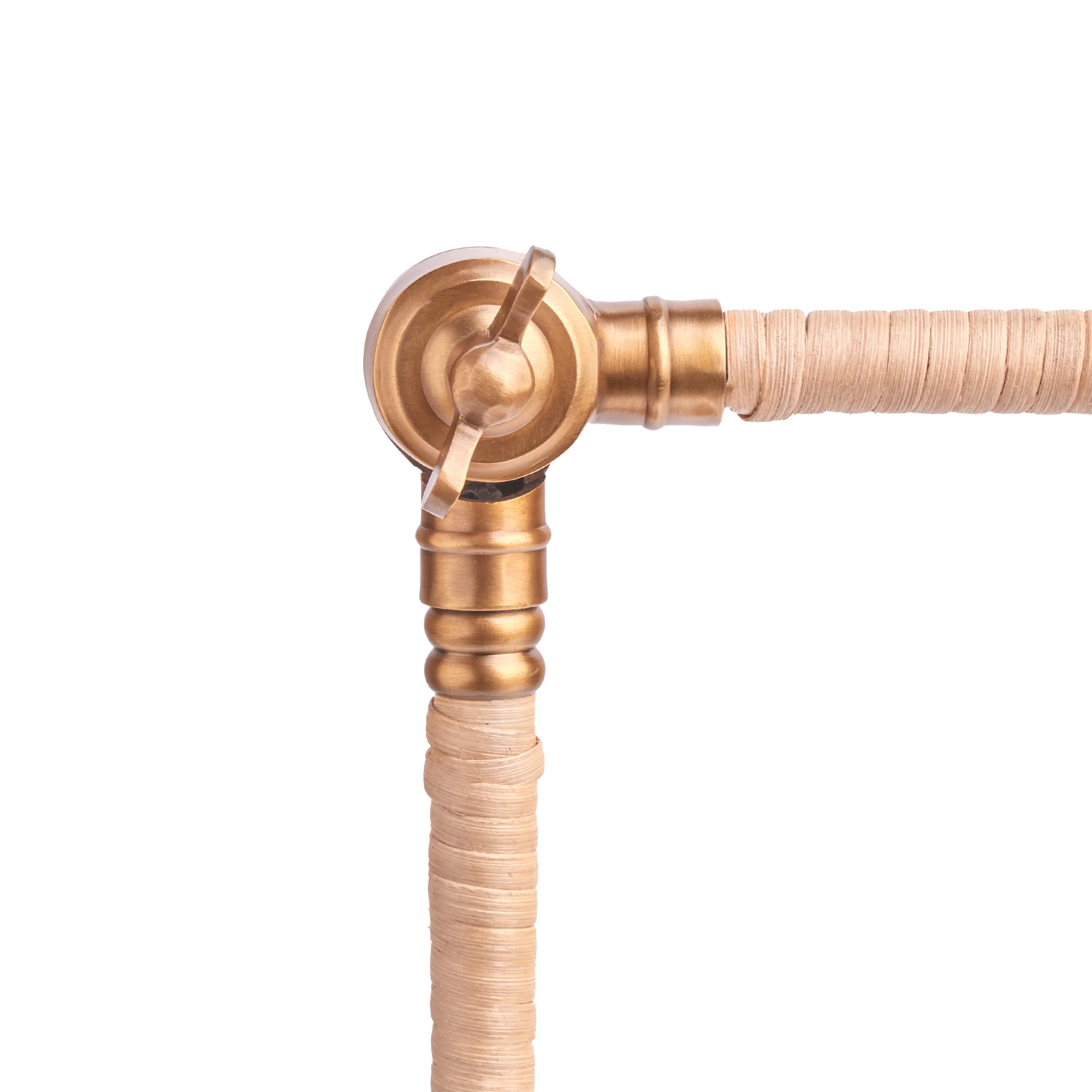 Abel table lamp in brass and natural rattan - Image 4