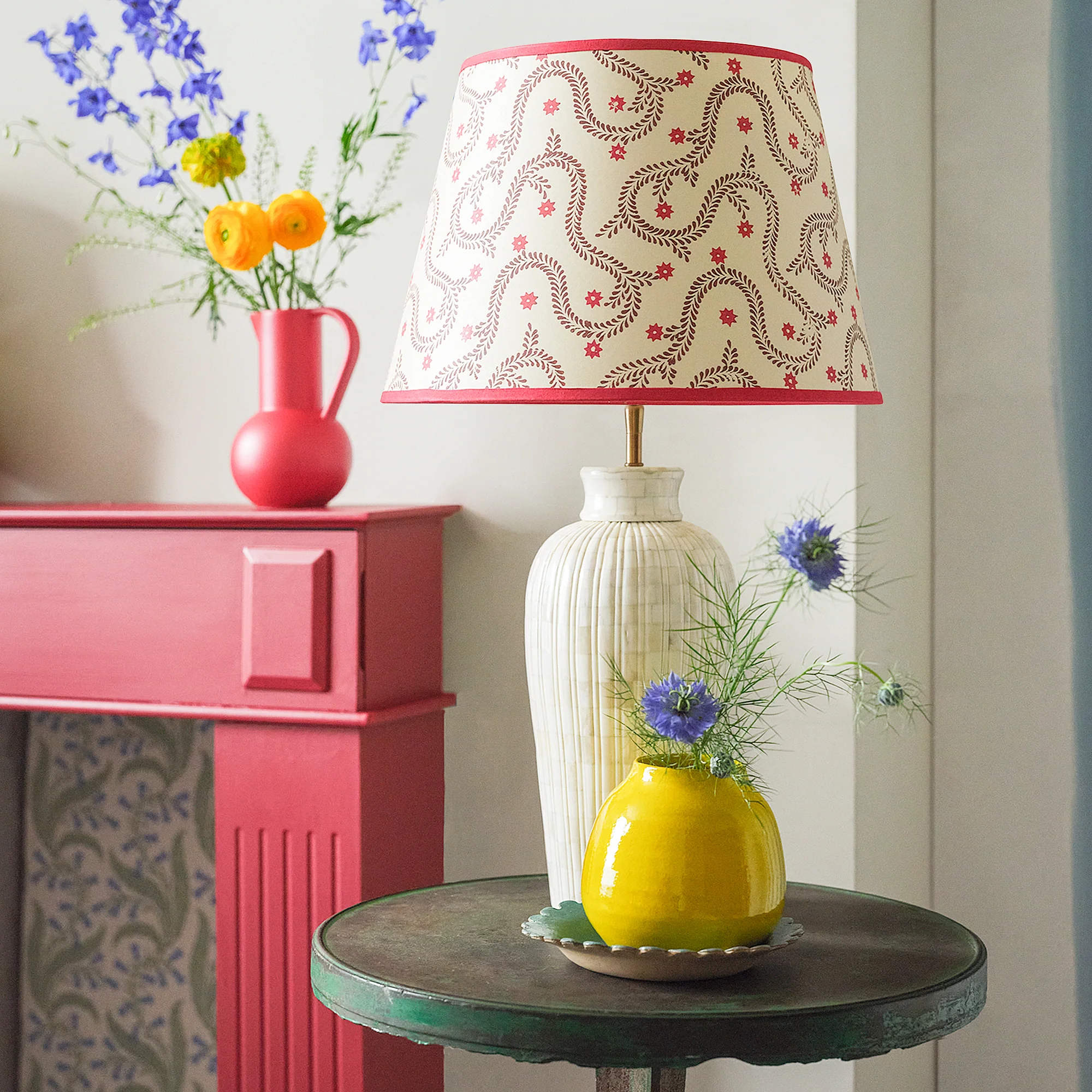 Albany table lamp in bone - Image 3