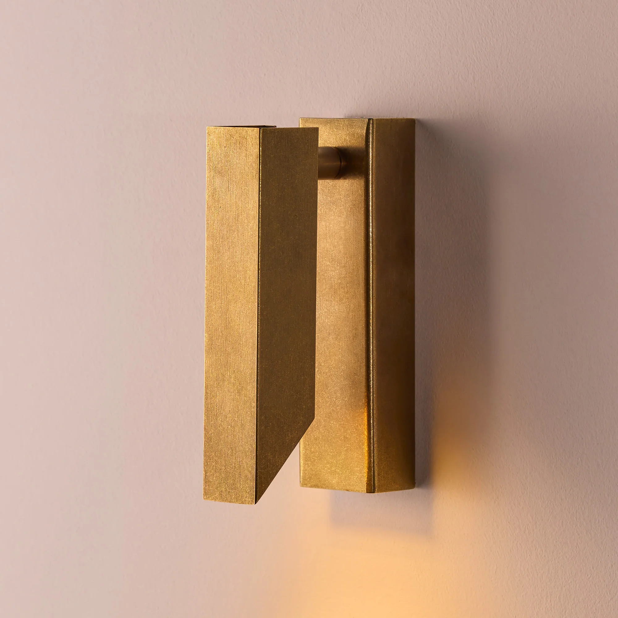 Andor IP54 adjustable wall light in brass - Image 3