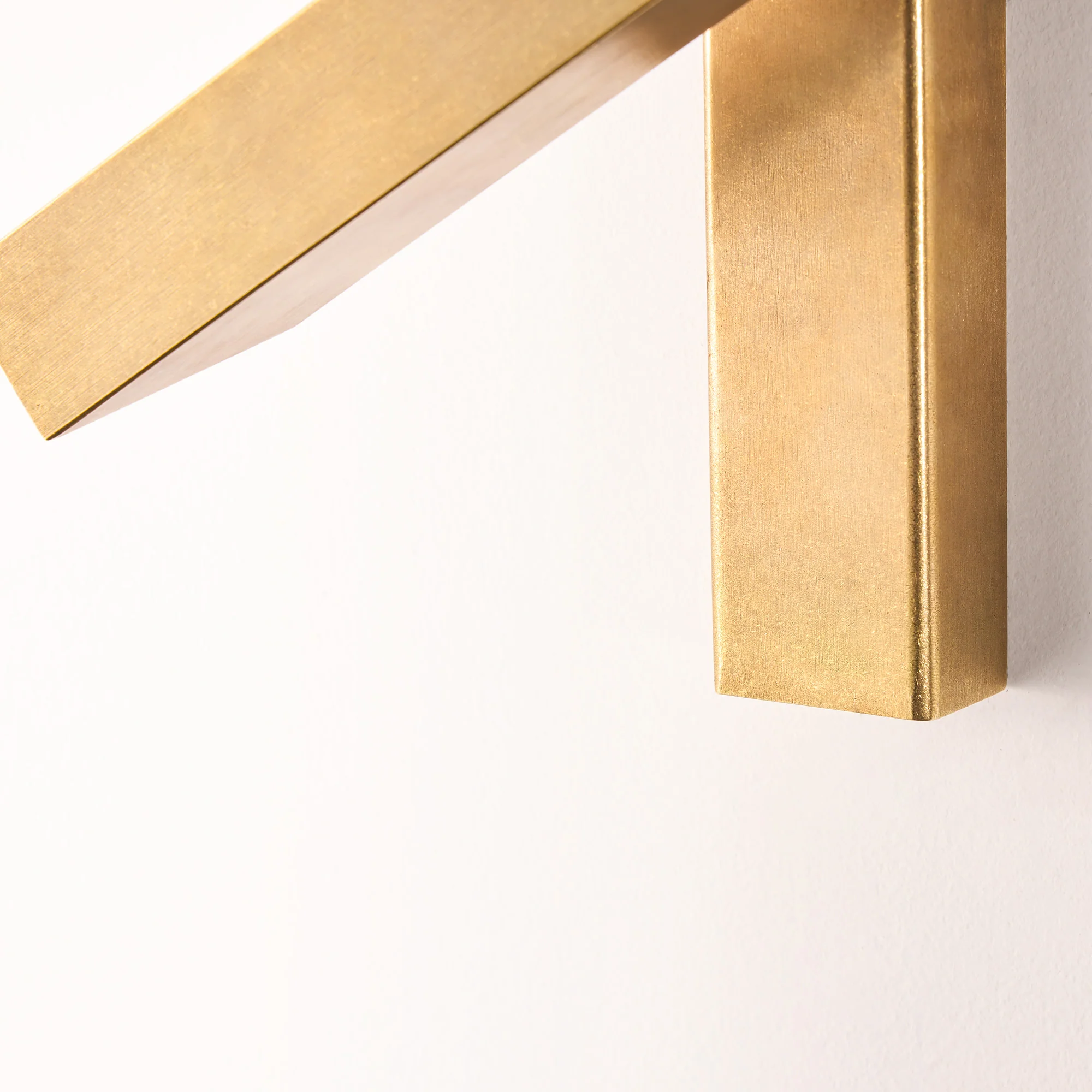 Andor IP54 adjustable wall light in brass - Image 7