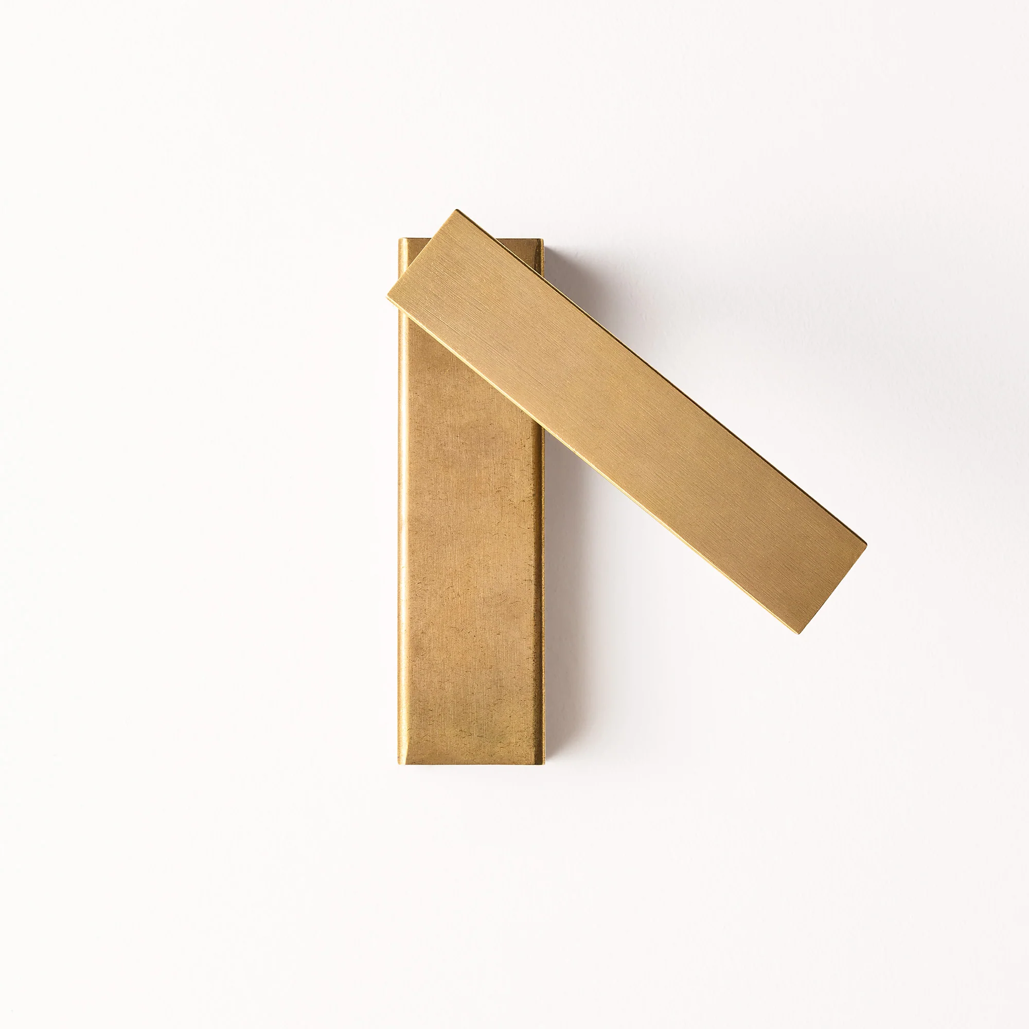 Andor IP54 adjustable wall light in brass - Image 8