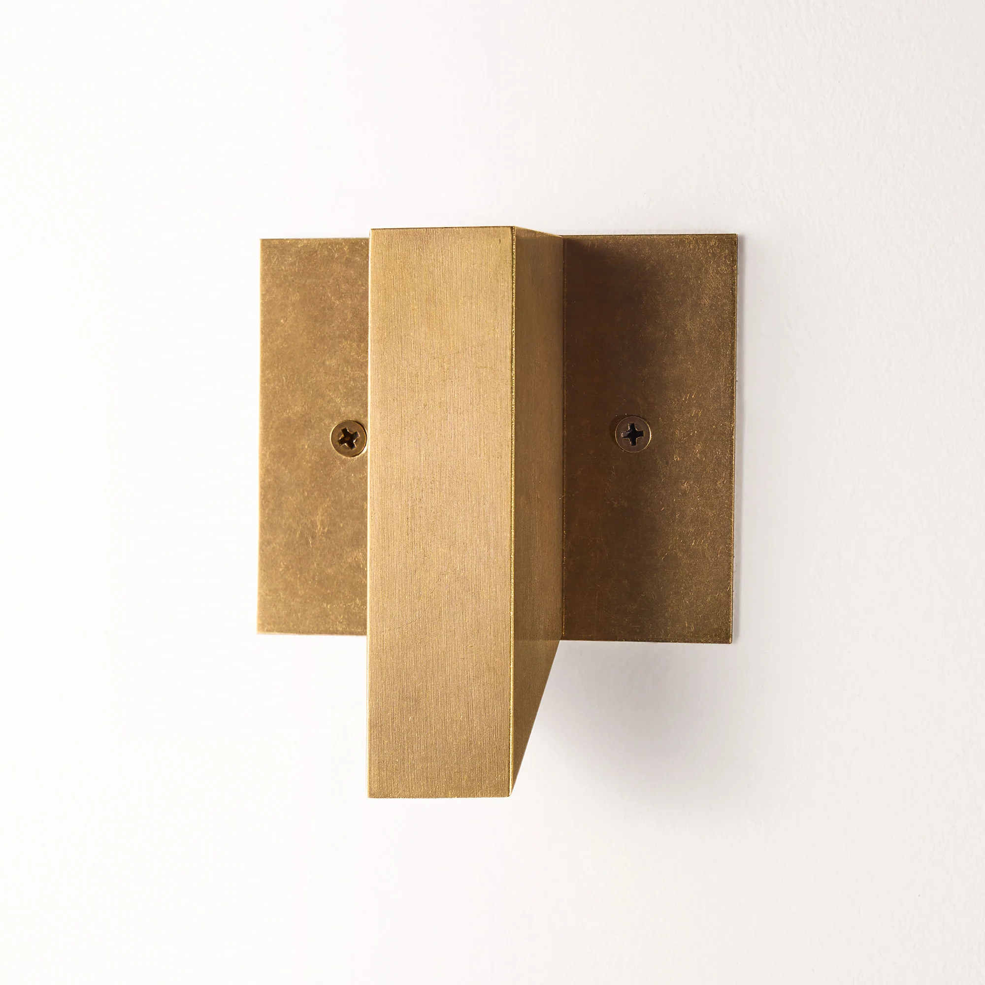 Andor IP54 fixed wall light in brass - Image 7