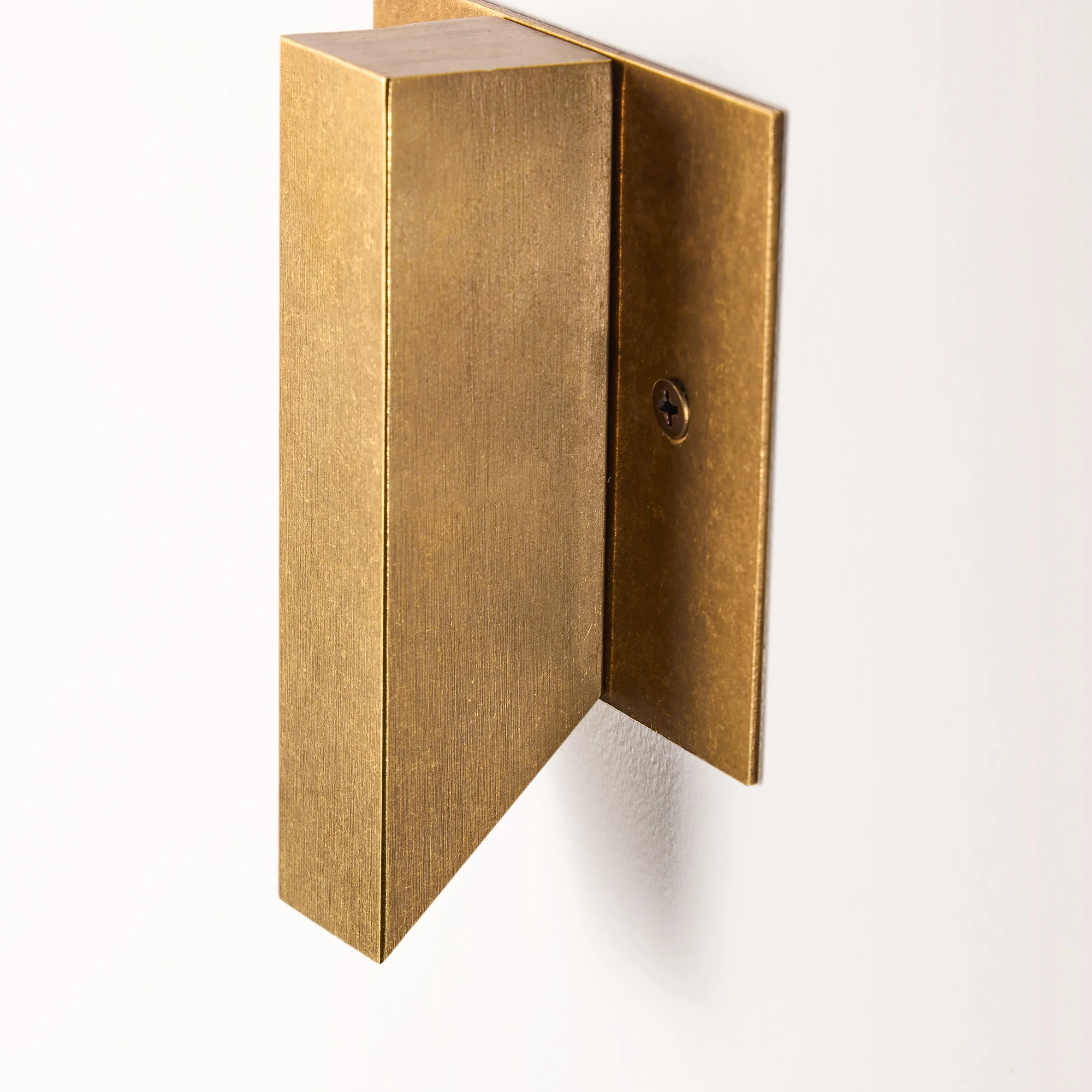 Andor IP54 fixed wall light in brass - Image 9