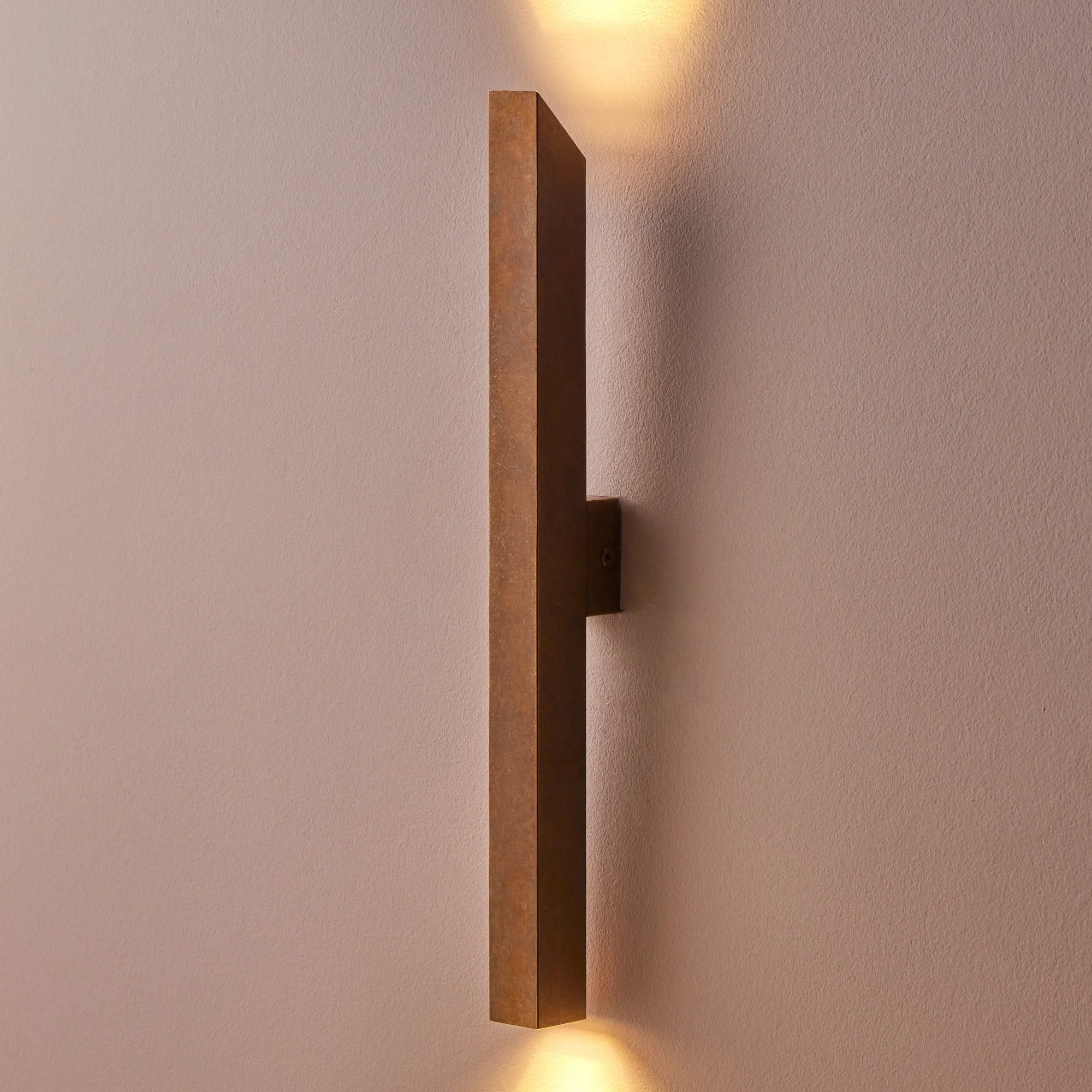 Andor IP54 up and down light in brass - Image 2