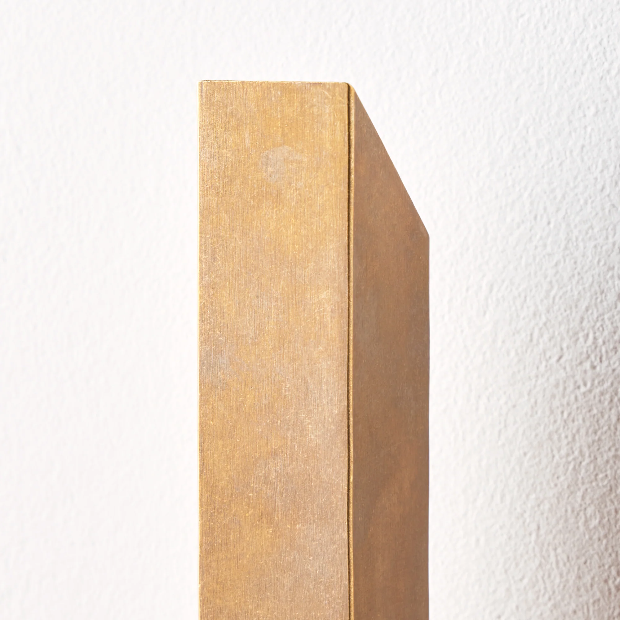Andor IP54 uplighter in brass - Image 4