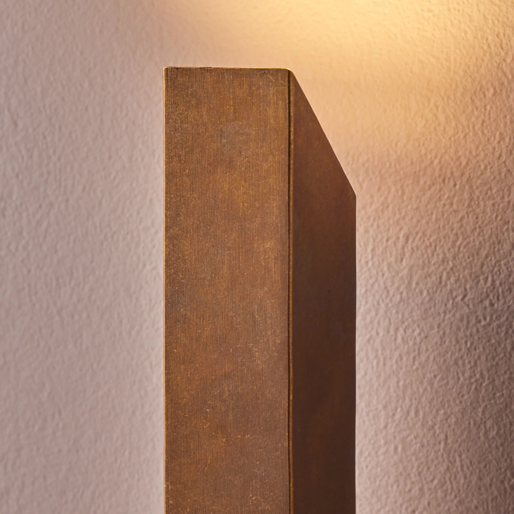 Andor IP54 uplighter in brass - Image 5