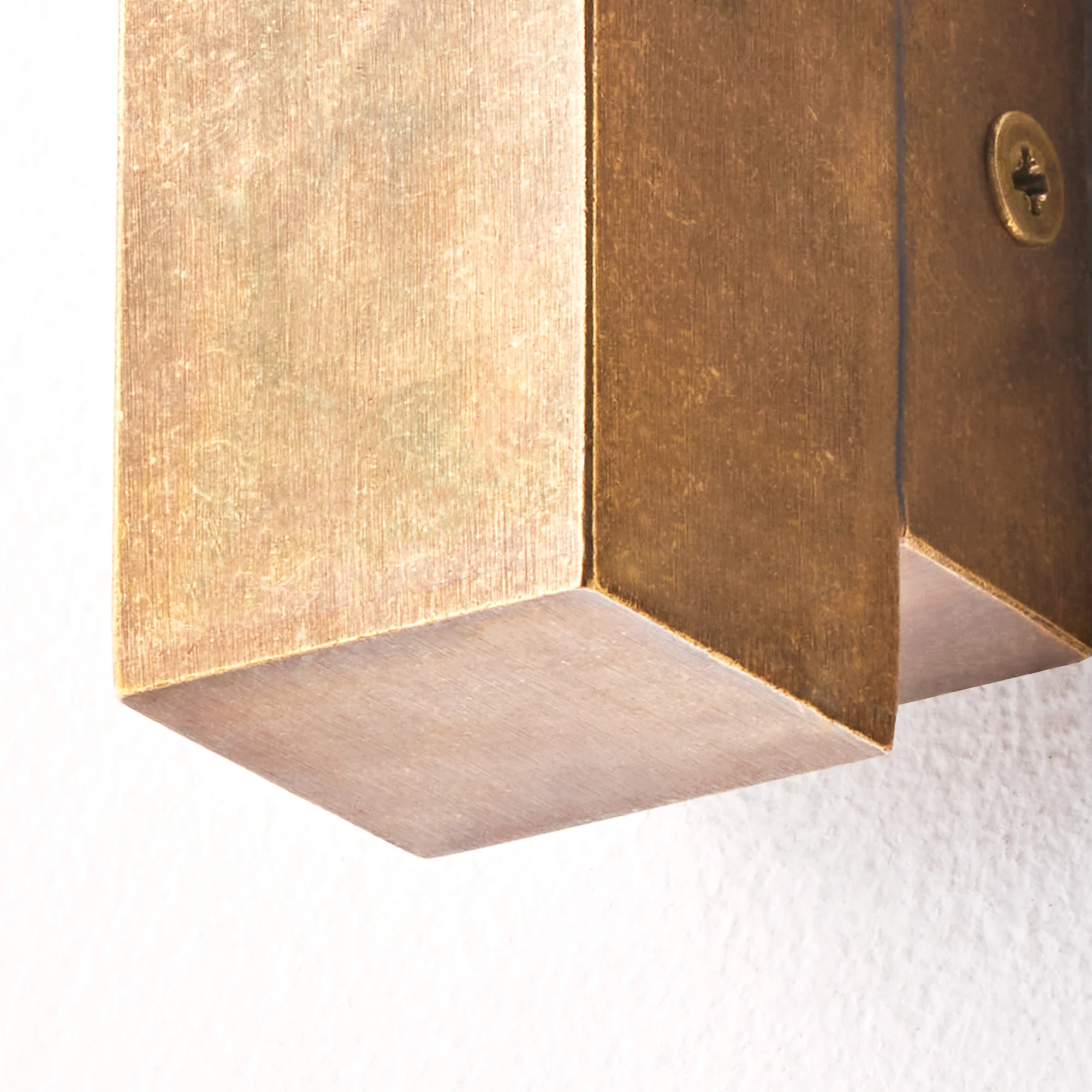 Andor IP54 uplighter in brass - Image 8