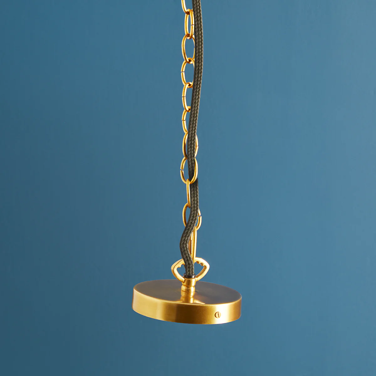 Archie stepped glass pendant with brass fittings - Image 10