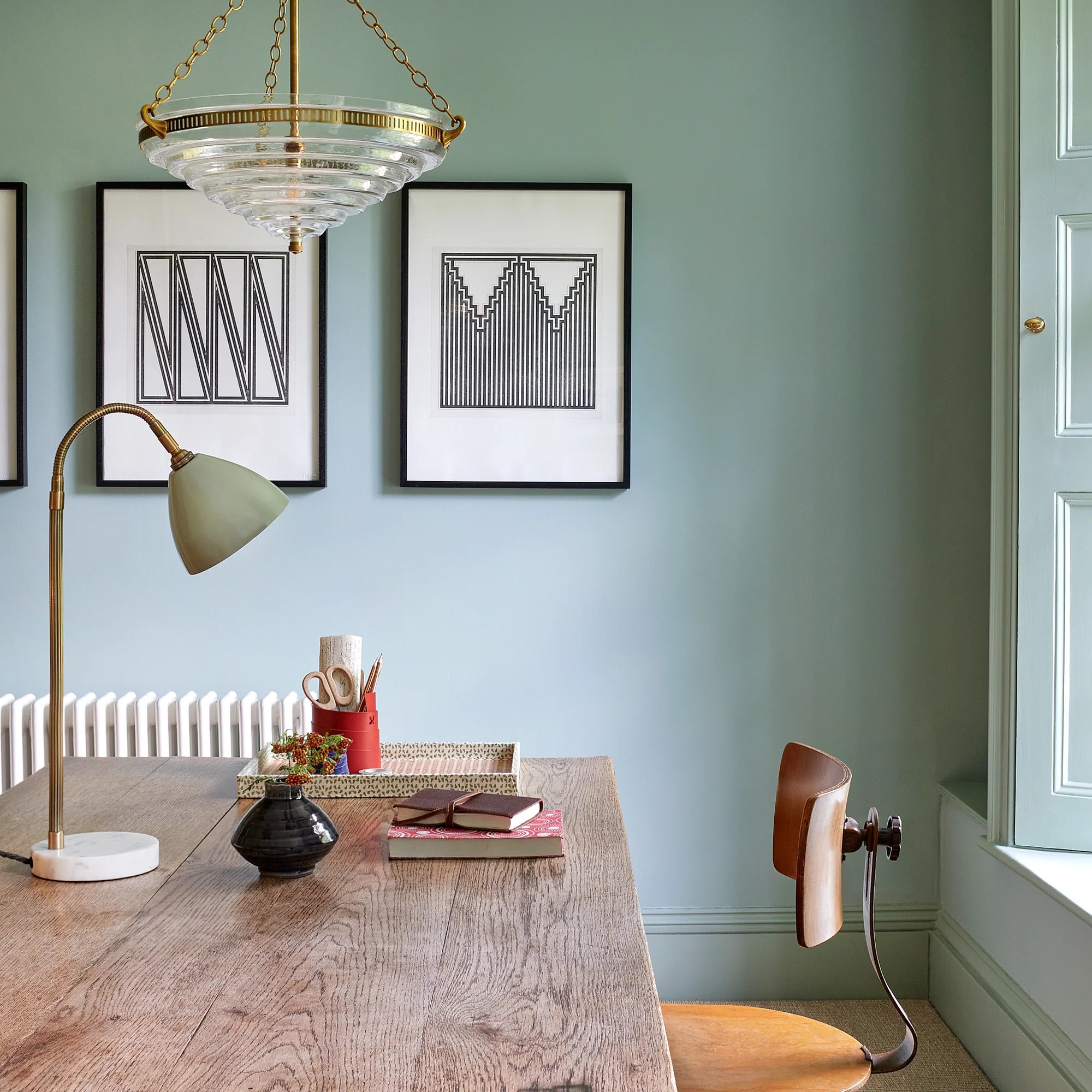 Archie stepped glass pendant with brass fittings - Image 4