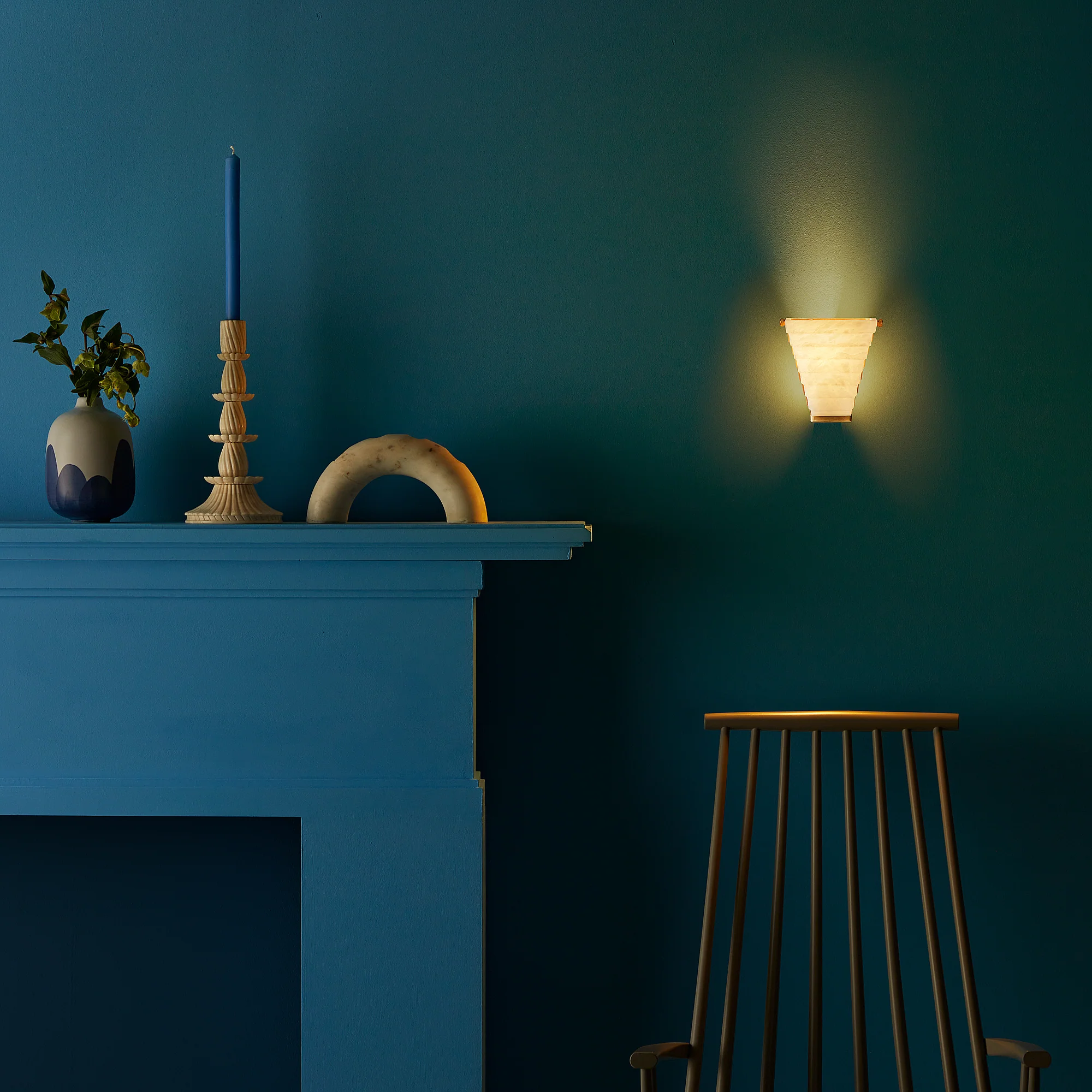 Aristotle wall light in alabaster and brass - Image 3