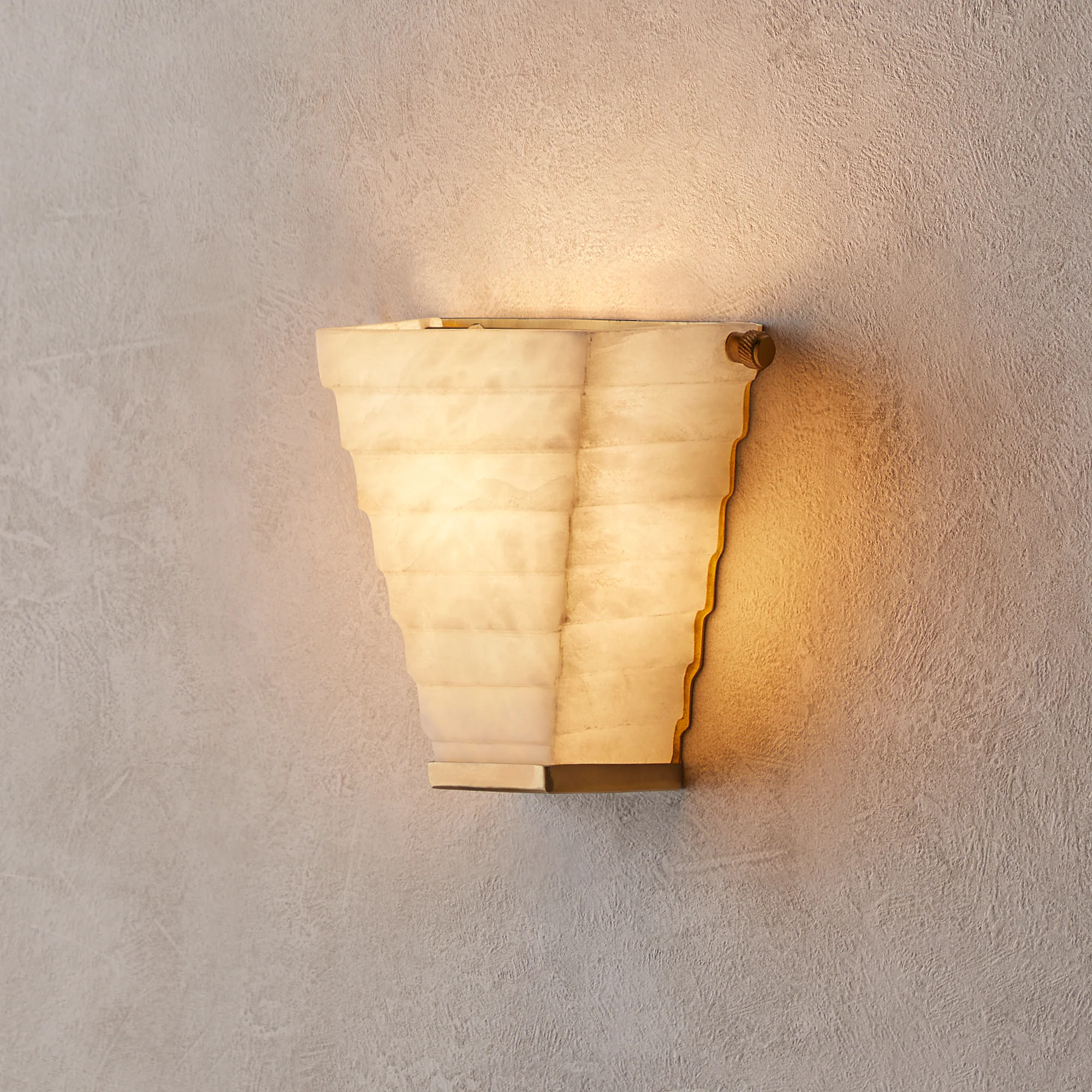 Aristotle wall light in alabaster and brass - Image 4