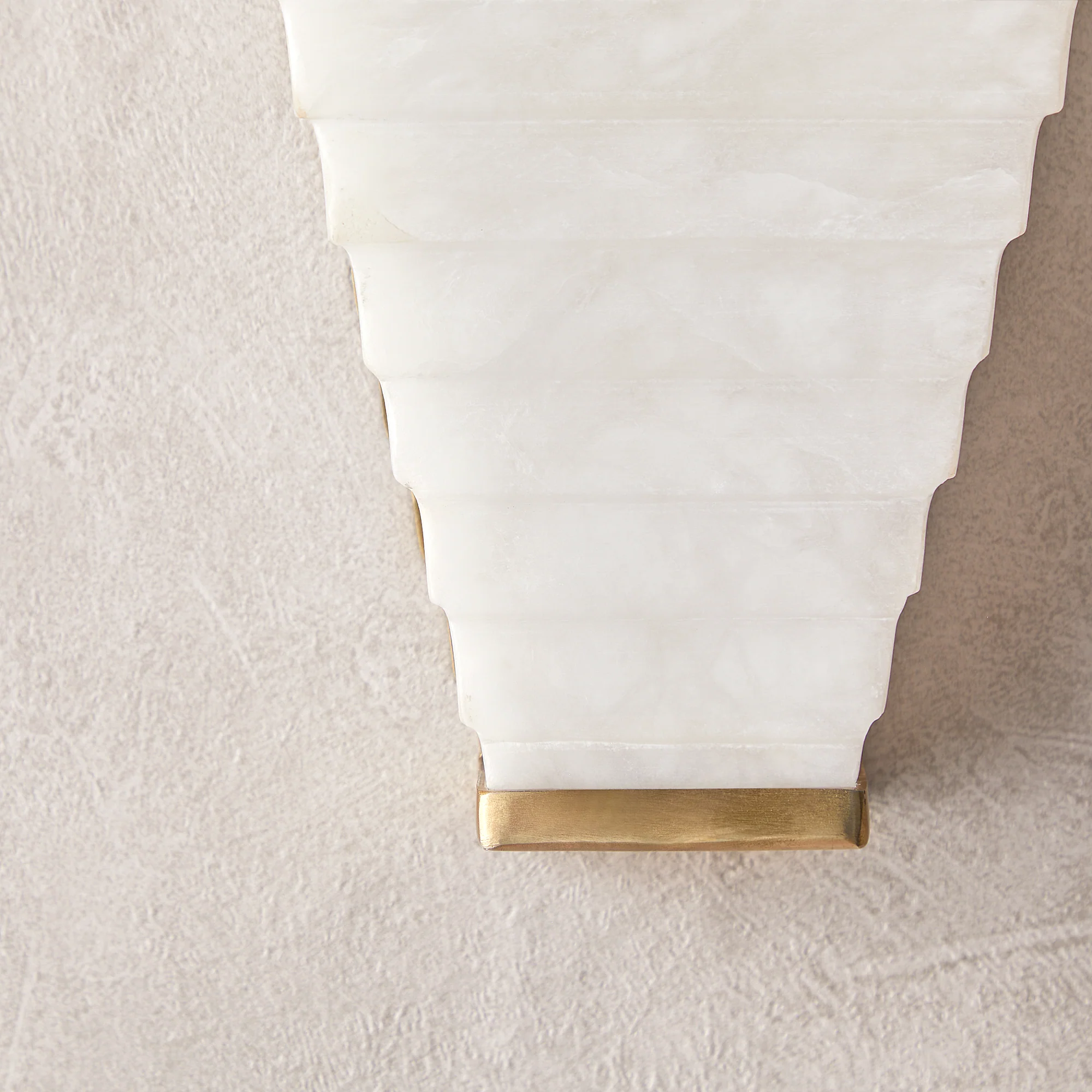 Aristotle wall light in alabaster and brass - Image 7