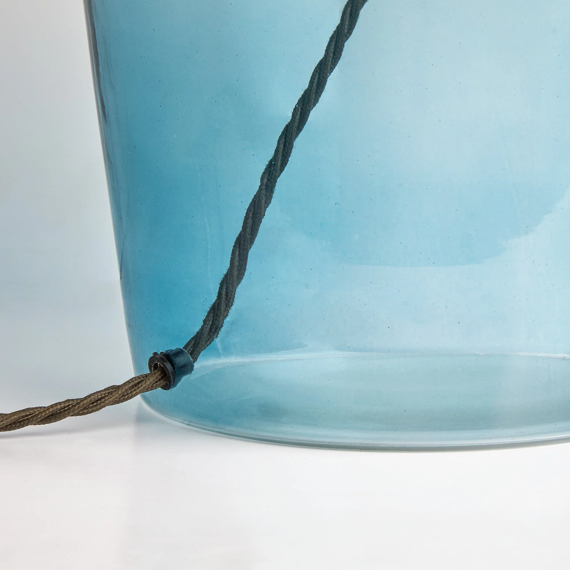 Arnie table lamp in blue glass - Image 5