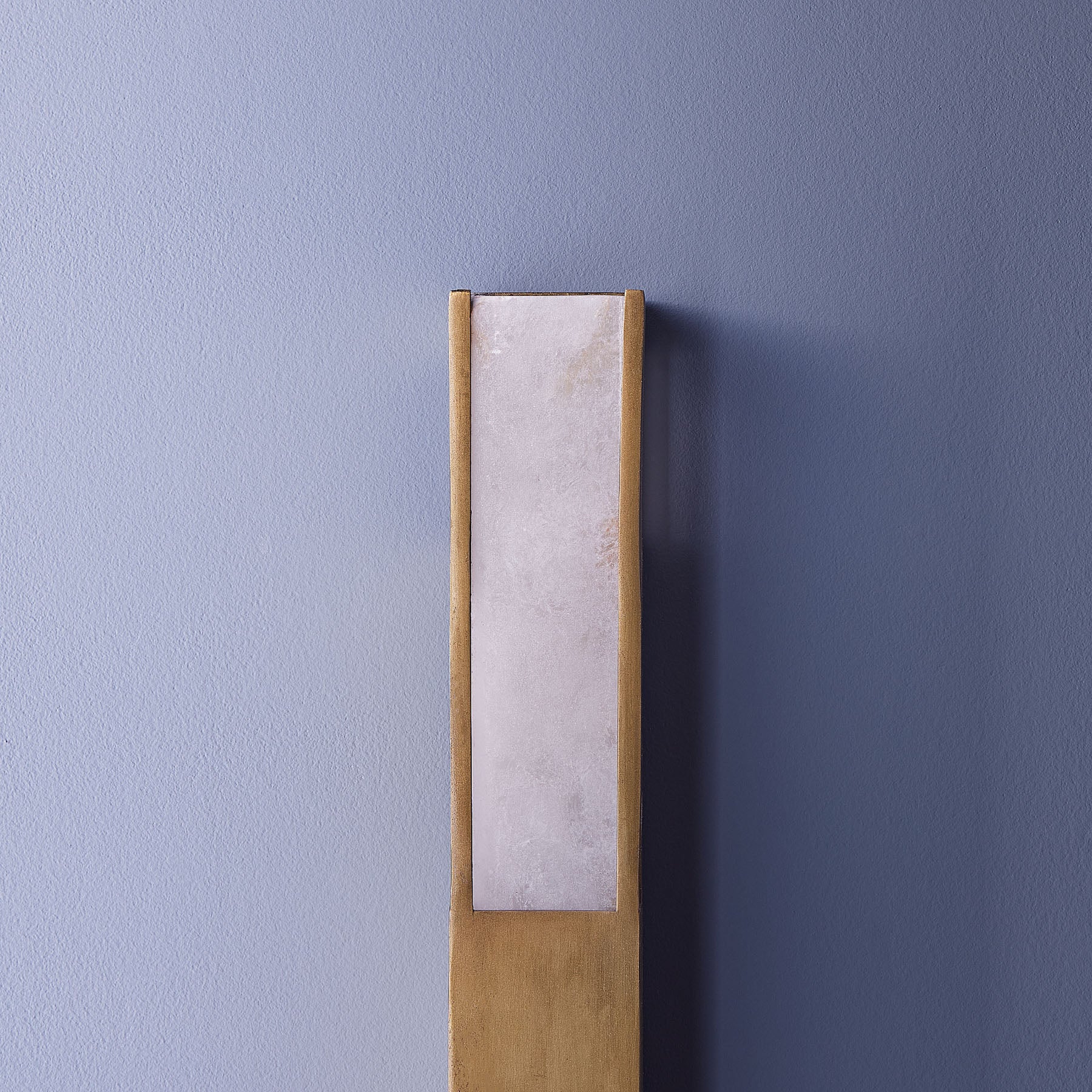 Aspasia wall light in alabaster and brass finish - Image 9
