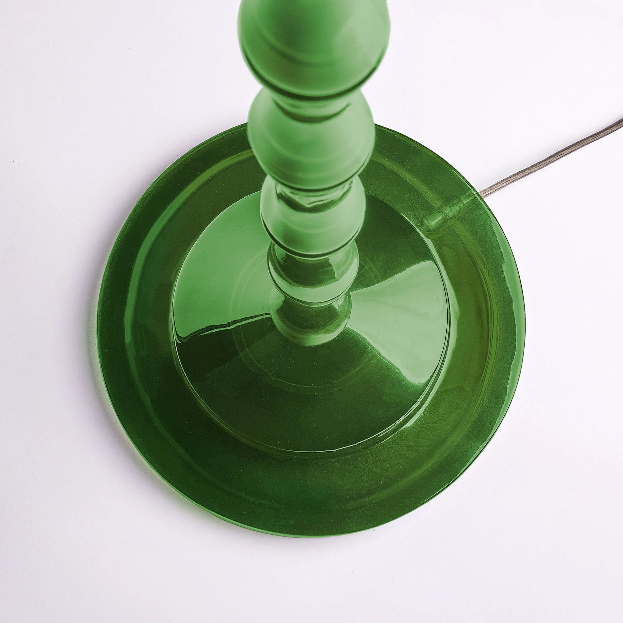 Bamboo floor lamp in green polished resin - Image 4