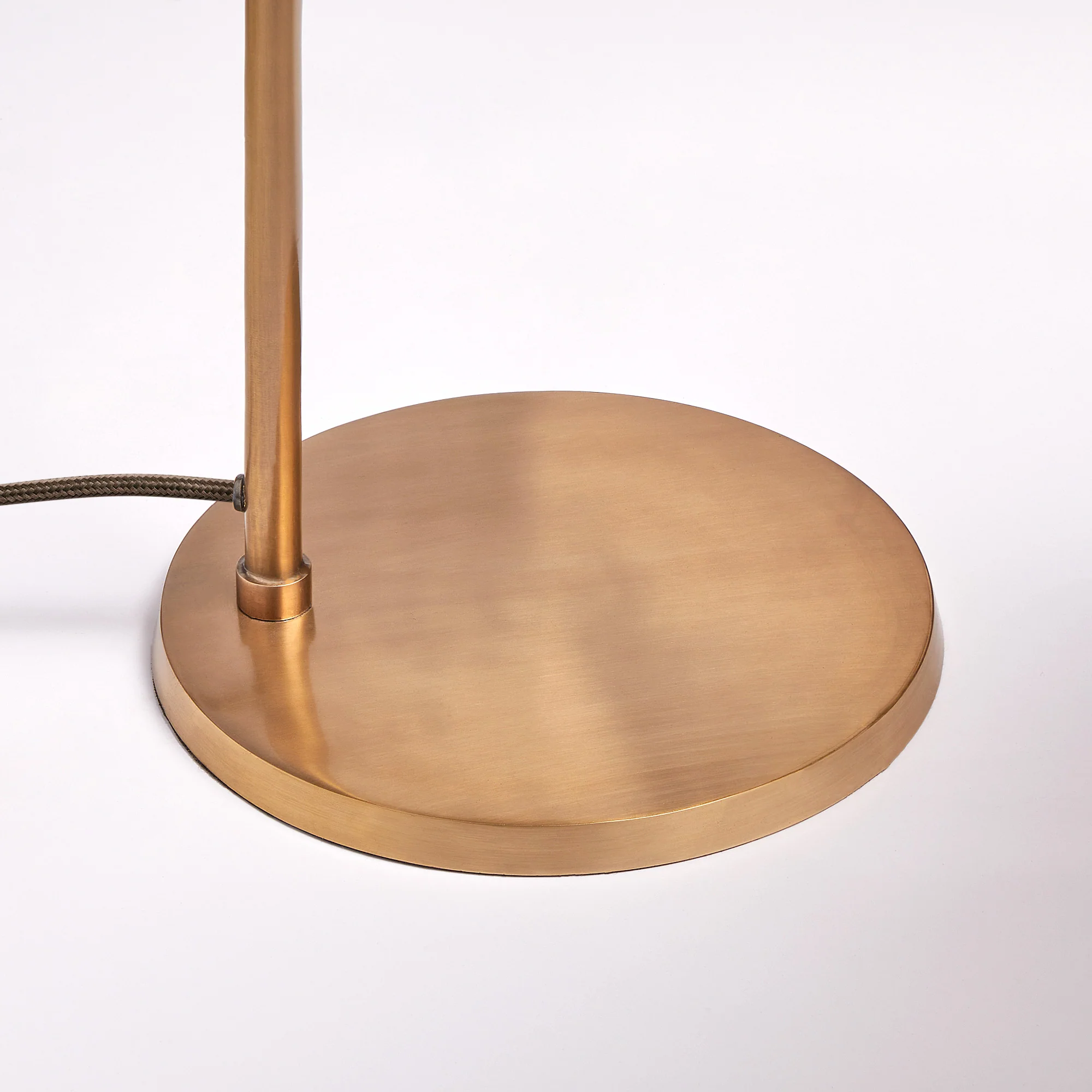 Beamish reading lamp in antiqued brass - Image 5
