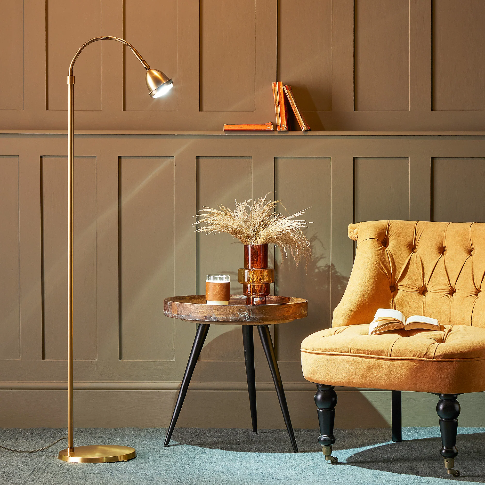 Beamish reading lamp in antiqued brass - Image 8