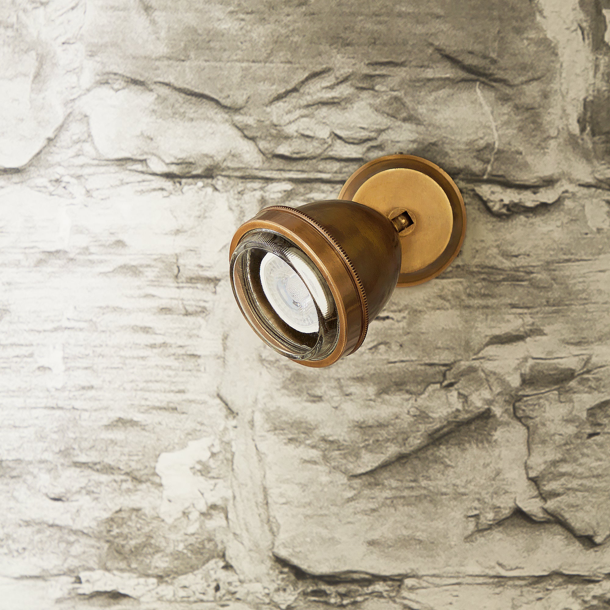 Beamish spotlight in antique brass - Image 4