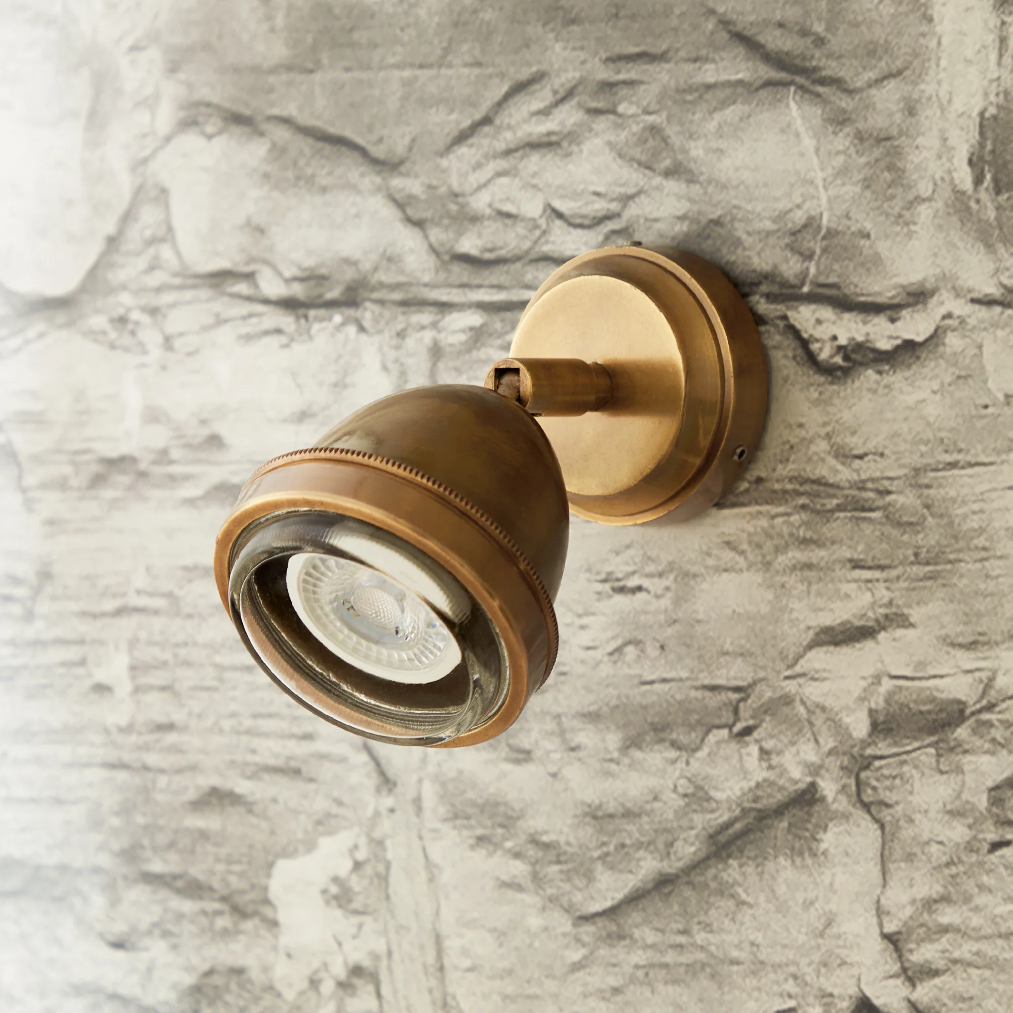 Beamish spotlight in antique brass - Image 6