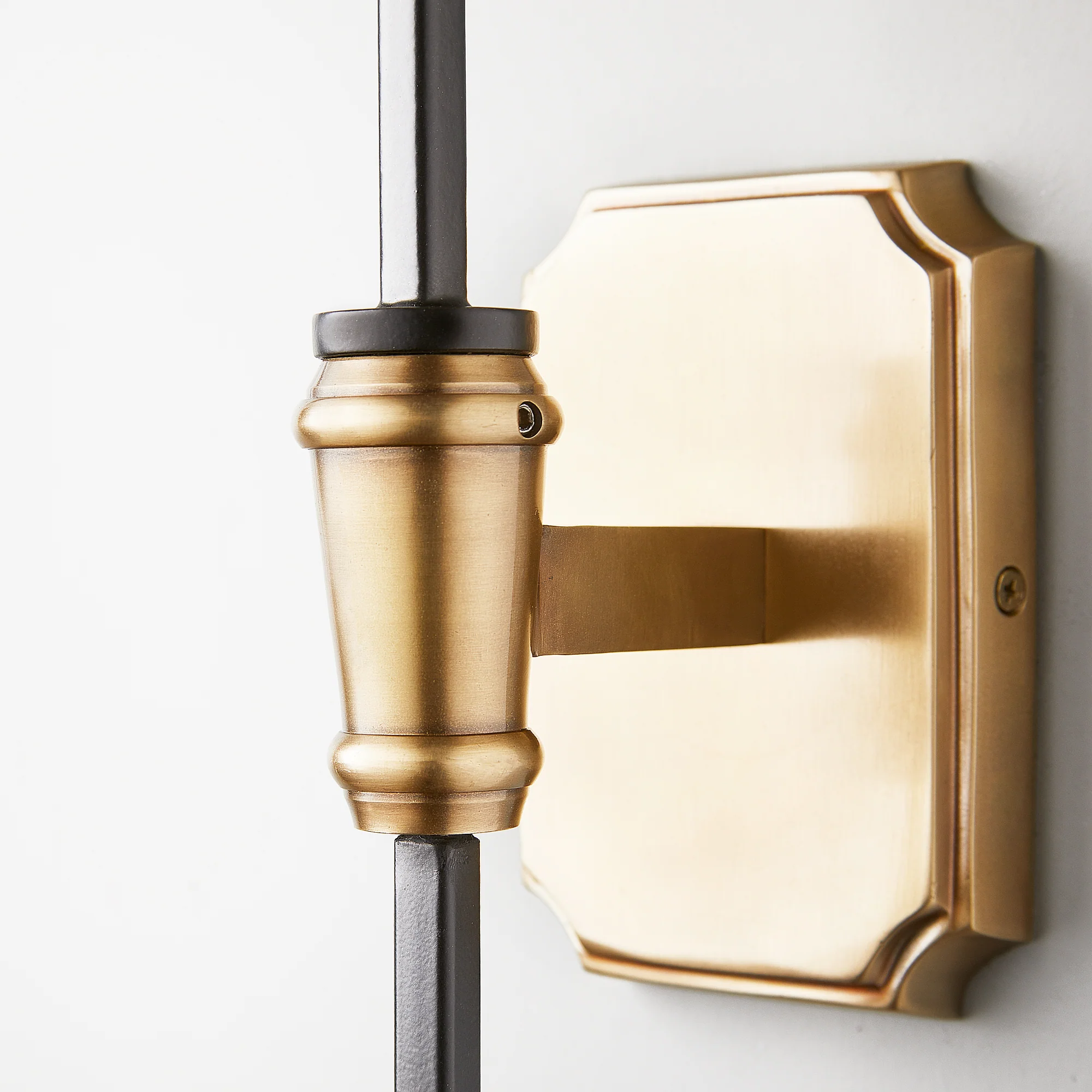 Besidem wall fitting in antique brass - Image 3