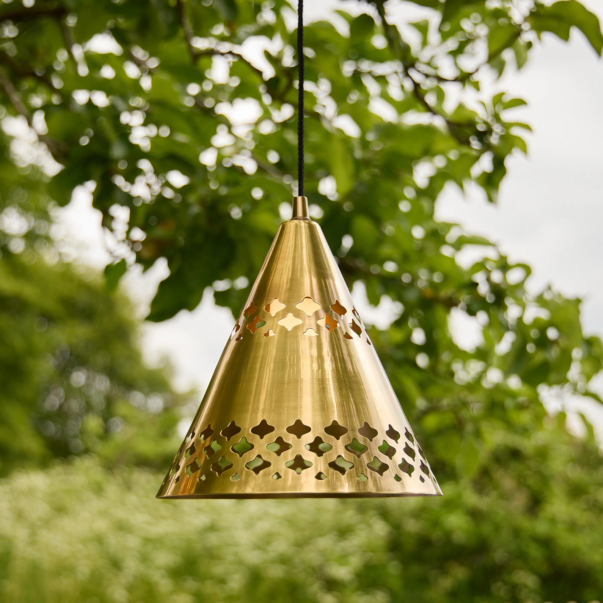 Billie rechargeable outdoor pendant in brass - Image 2