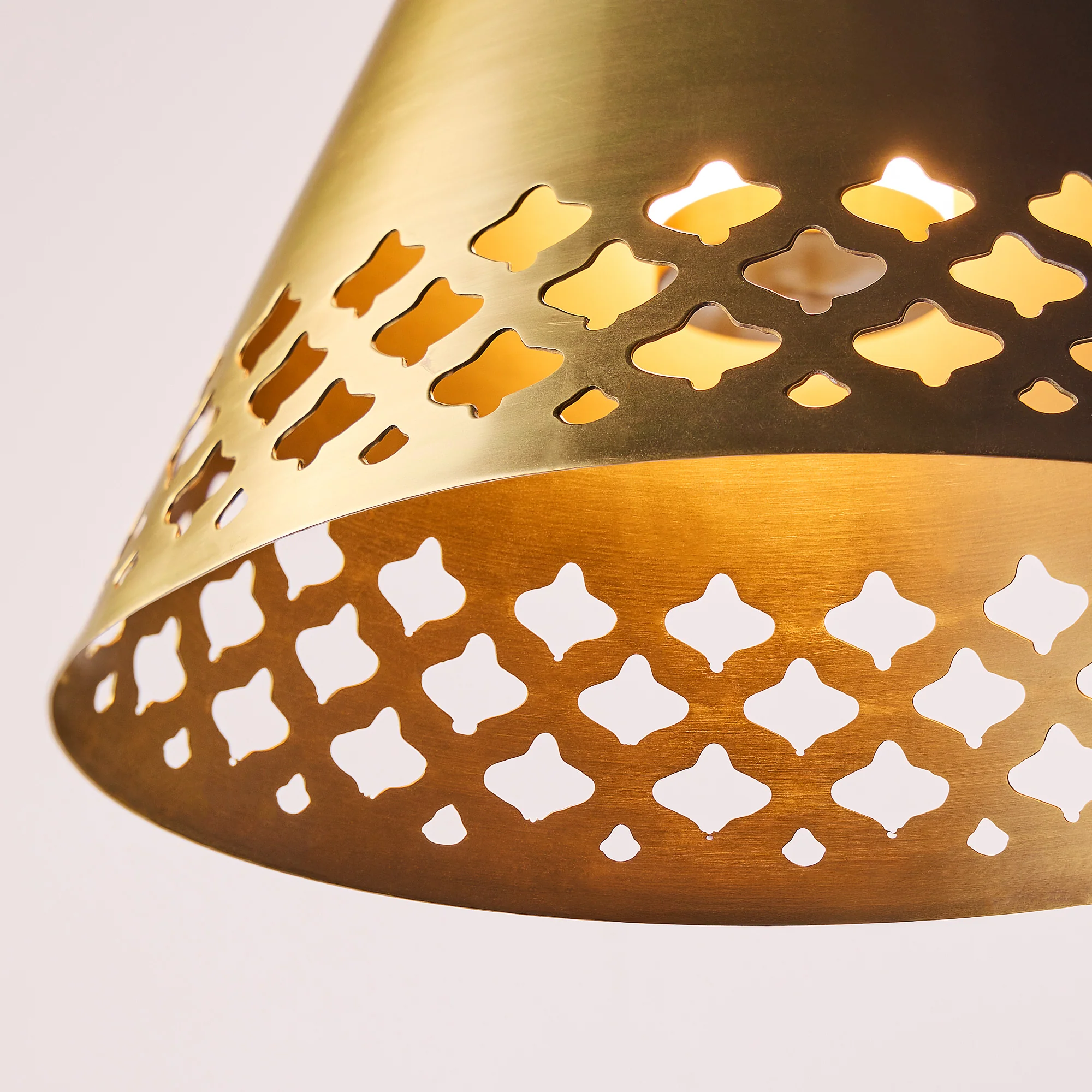 Billie rechargeable outdoor pendant in brass - Image 7