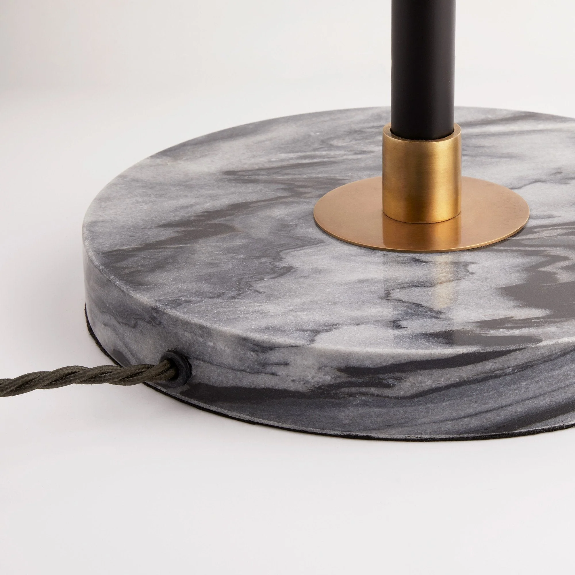 Black Monday floor lamp in antiqued brass - Image 3