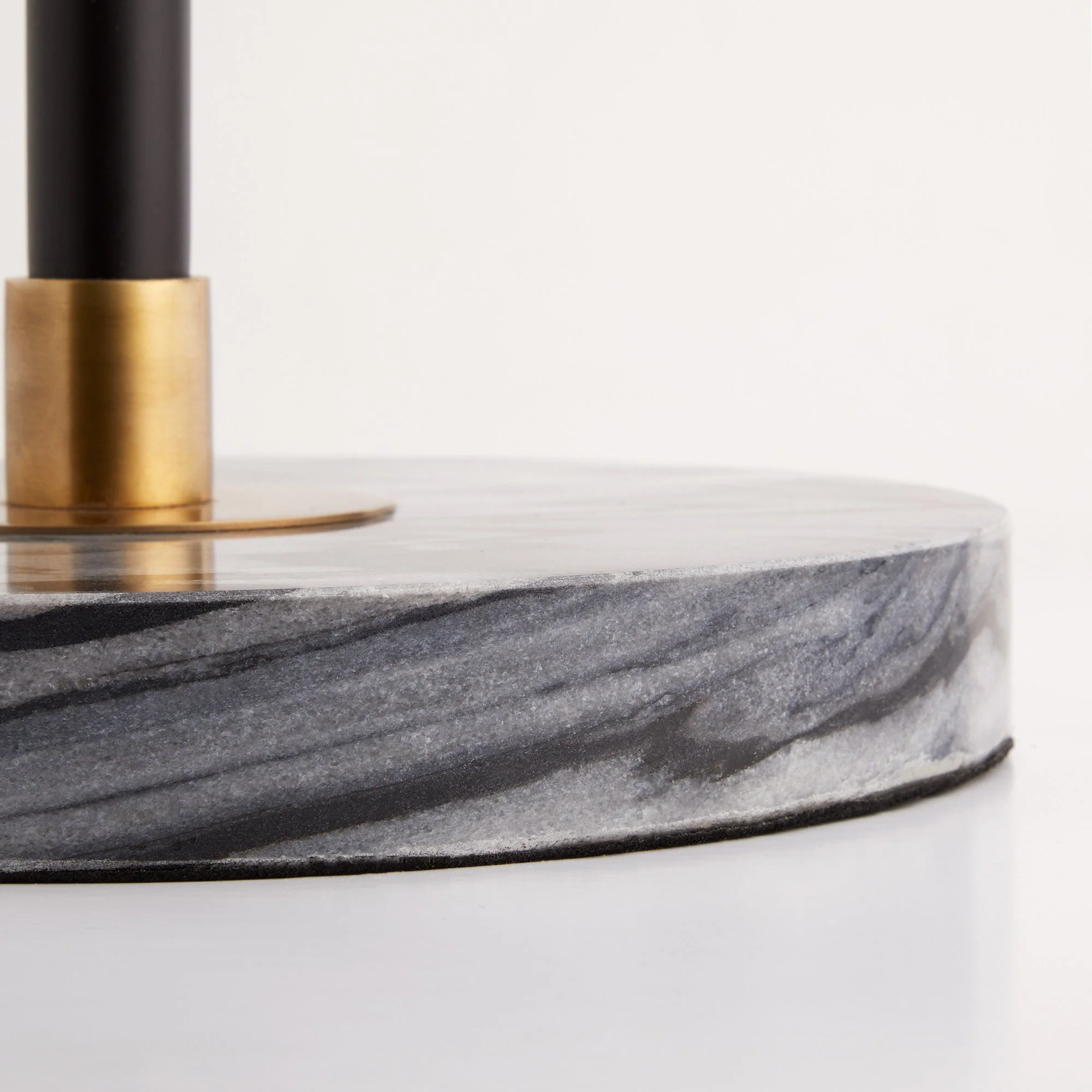 Black Monday floor lamp in antiqued brass - Image 5