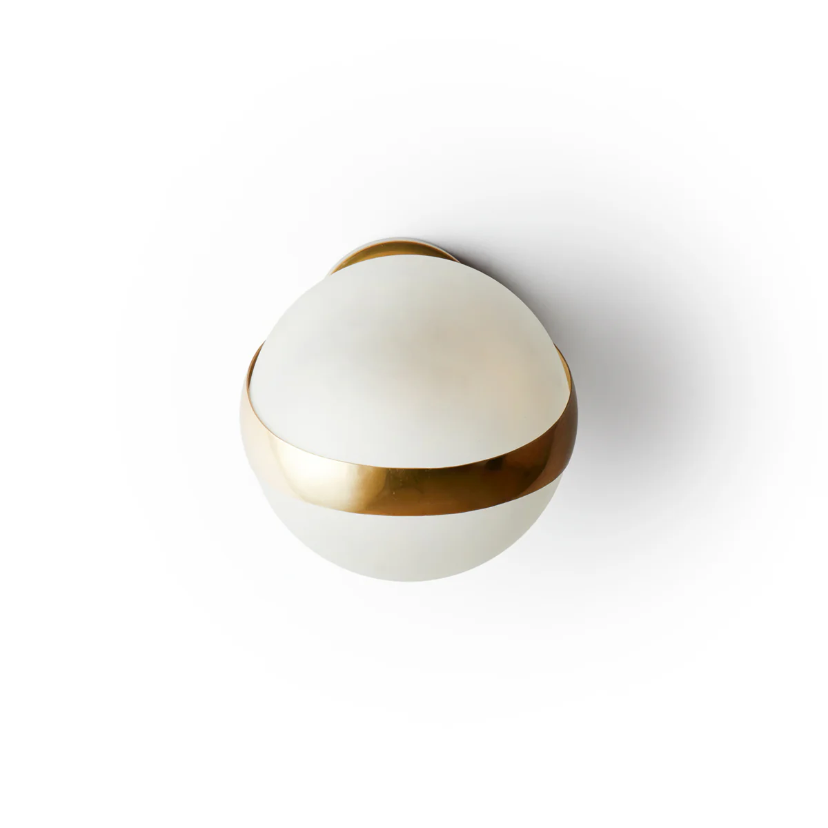 Buzz wall light in brass and frosted glass - Image 10