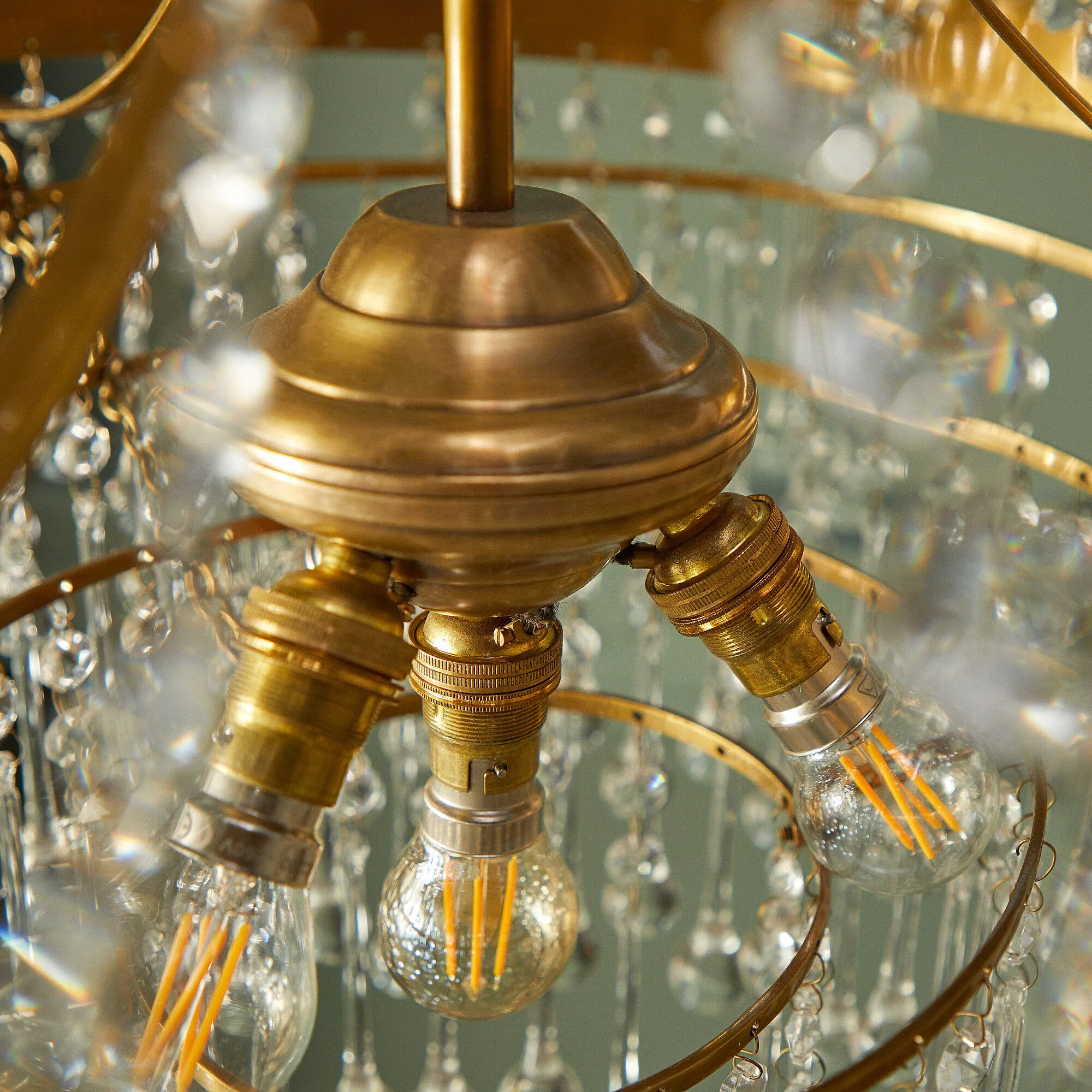 Capulet Chandelier in brass with clear blown glass droplets - Image 7