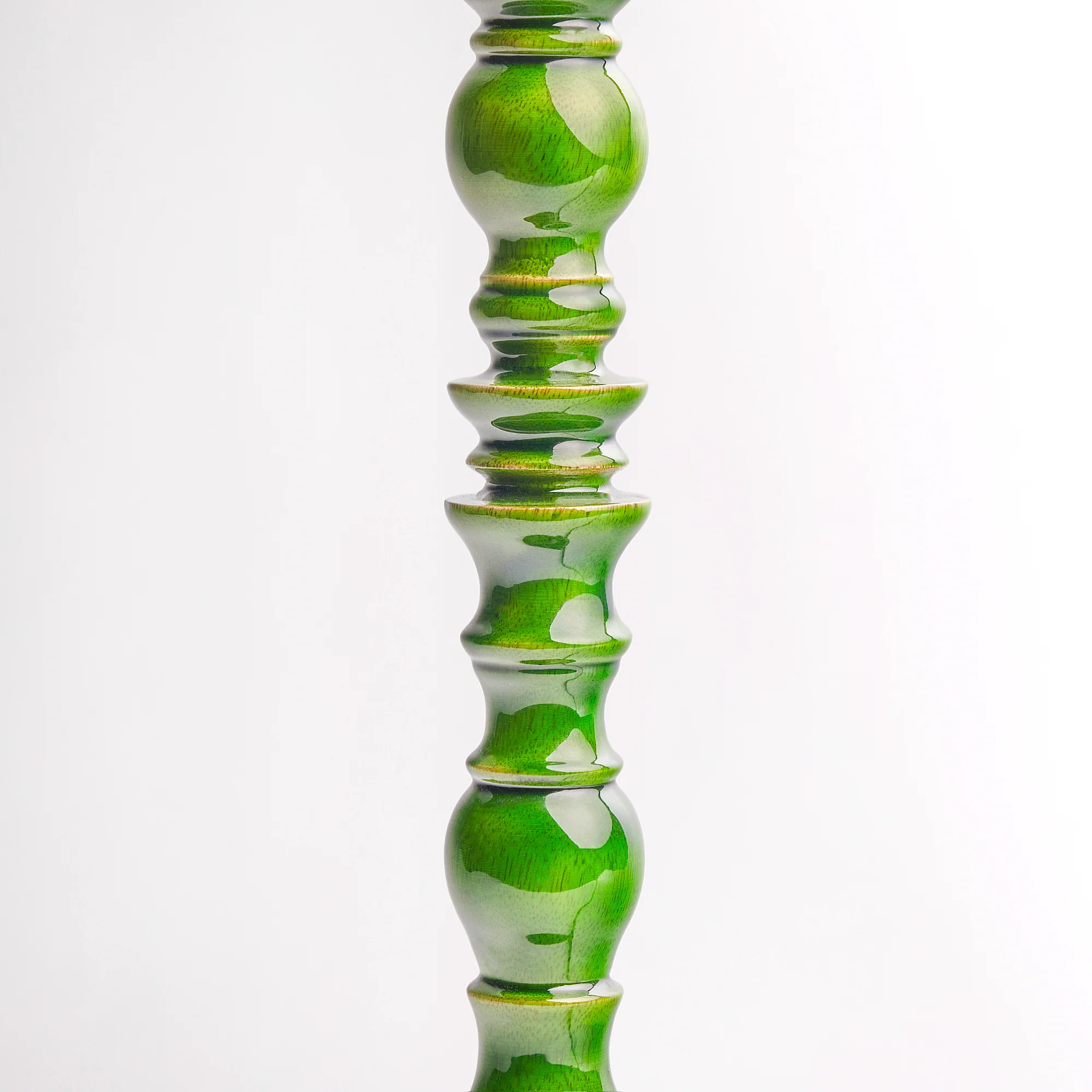Chiswick table lamp in goblin green - Image 8